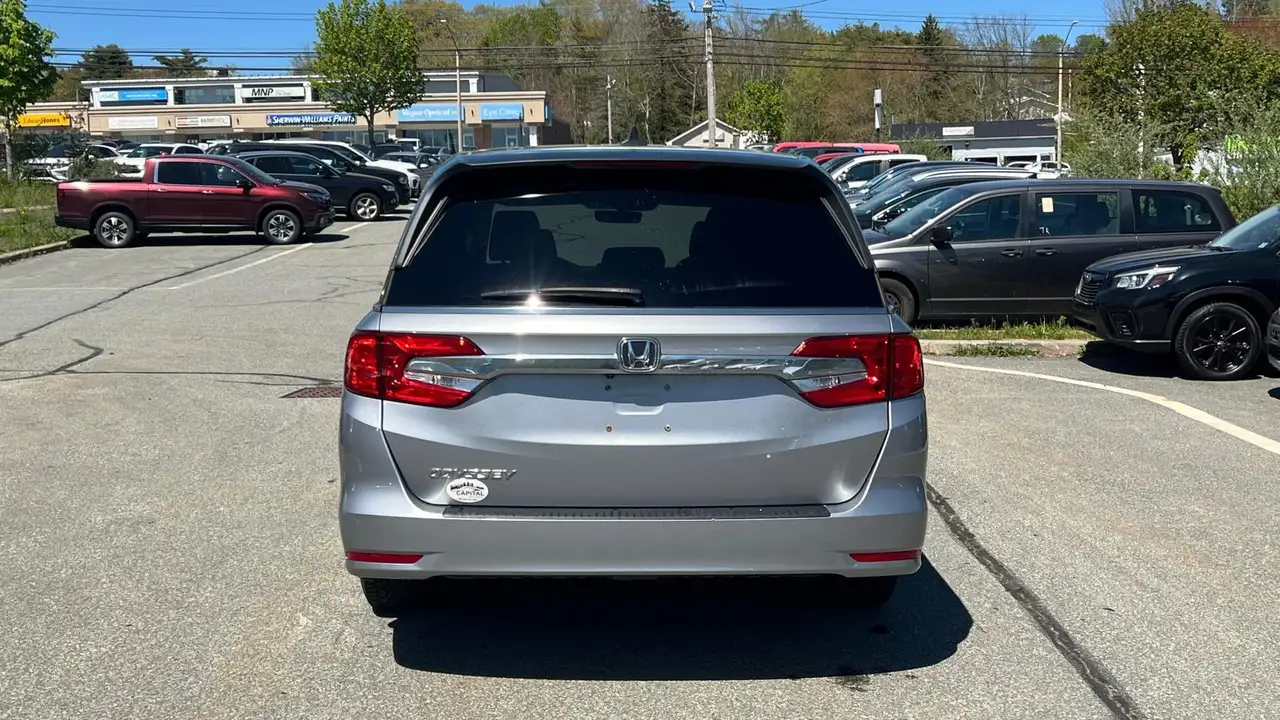Honda Odyssey снимка Honda Odyssey