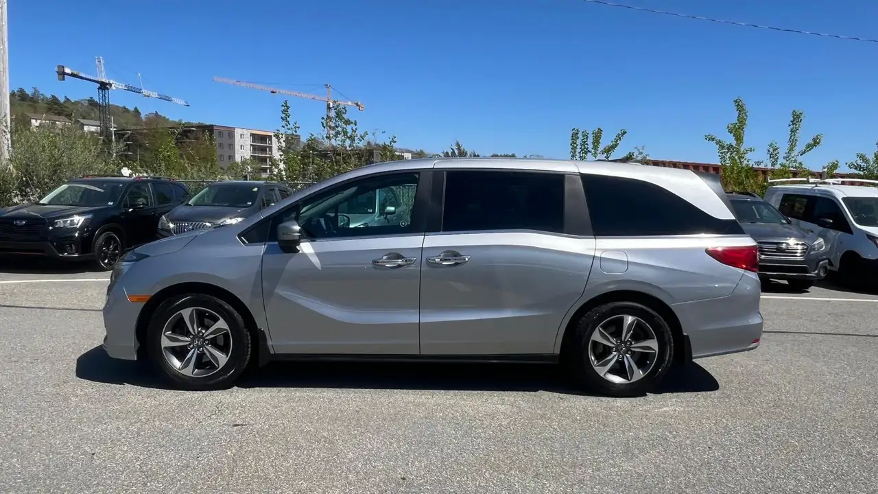 Honda Odyssey снимка Honda Odyssey