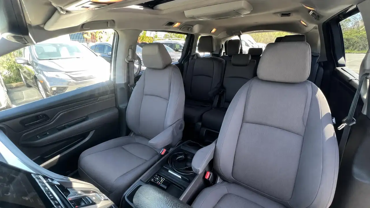 Honda Odyssey снимка Honda Odyssey