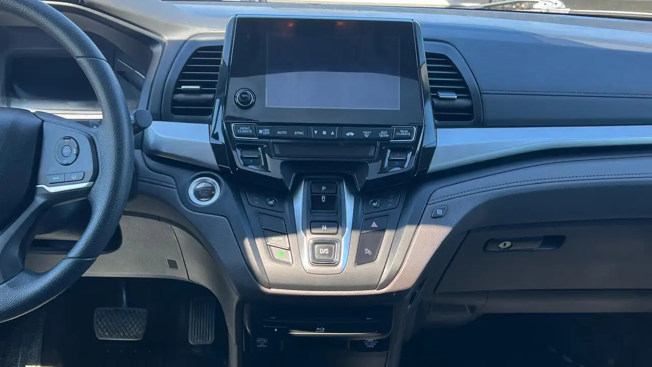 Honda Odyssey снимка Honda Odyssey