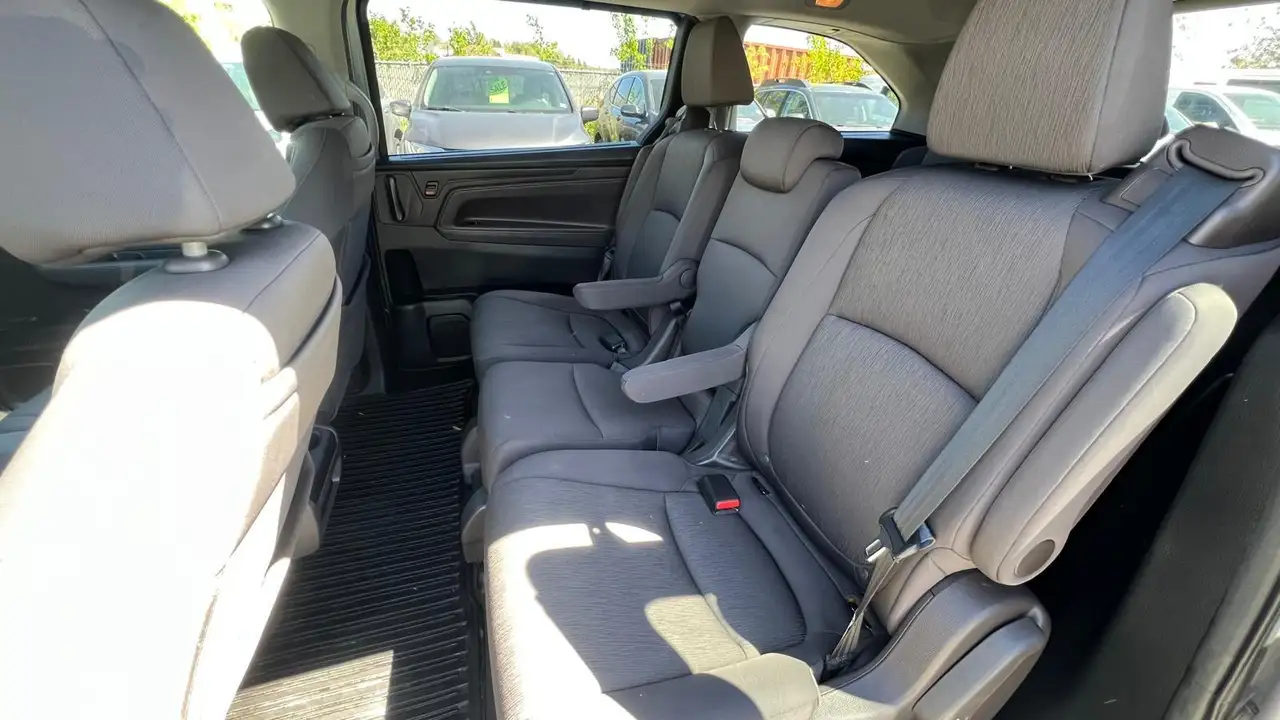 Honda Odyssey снимка Honda Odyssey