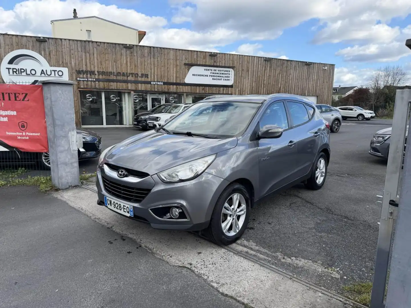 Hyundai iX35 1.7 CRDI FAP - 115 Euro gps + clim + camera AR Grau - 1