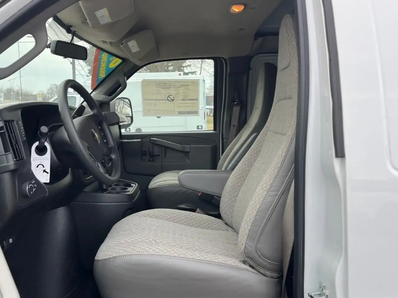 Chevrolet Express 2500 снимка Chevrolet Express 2500