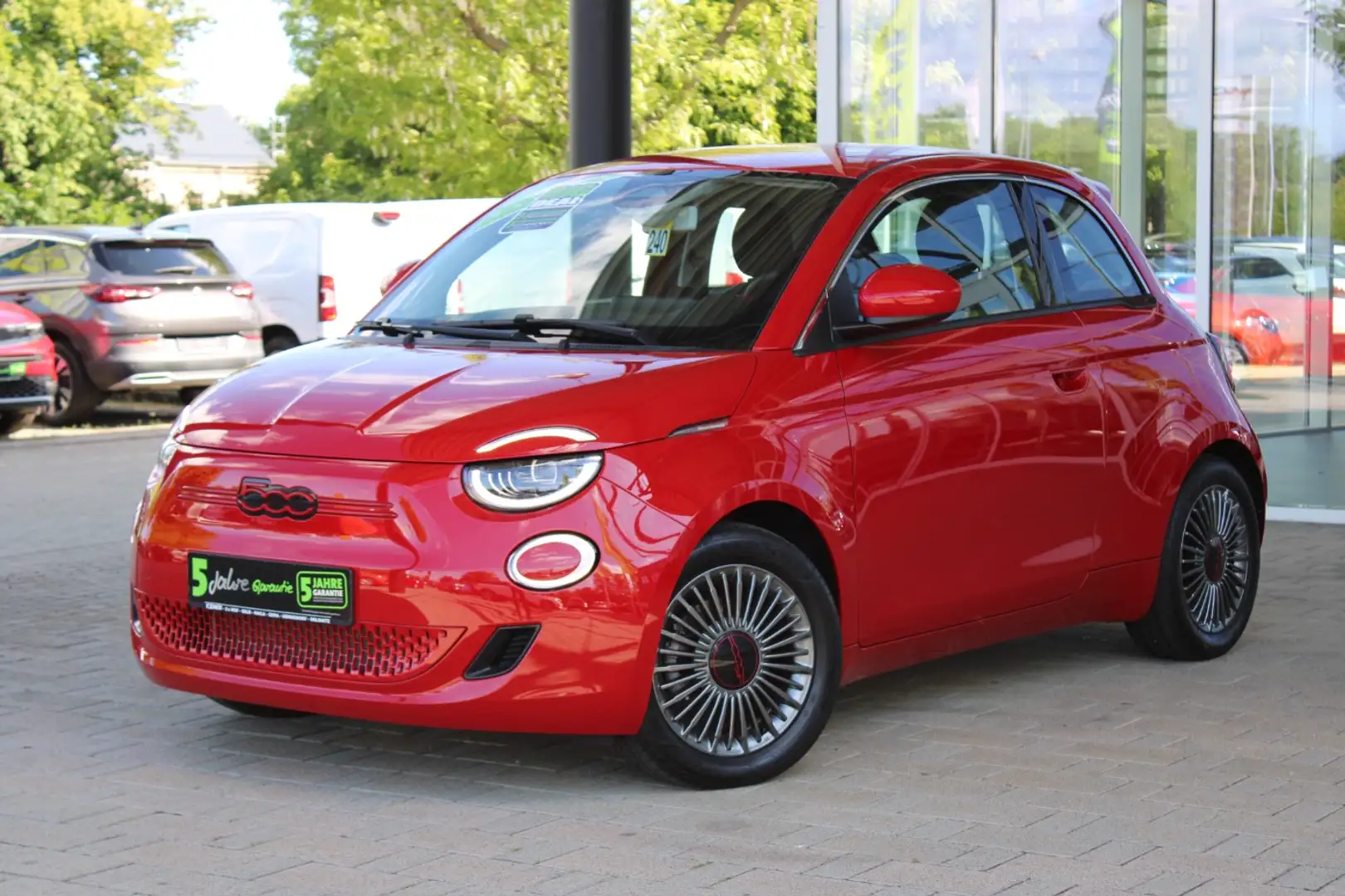 Fiat 500e RED - 42 kWh Navi, Klimaautomatik, DAB, LED Rot - 2