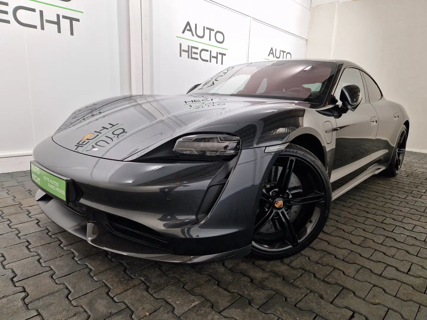 Porsche Taycan Turbo S InnoDrive, Beifahrerdisplay, Panorama Grigio - 1