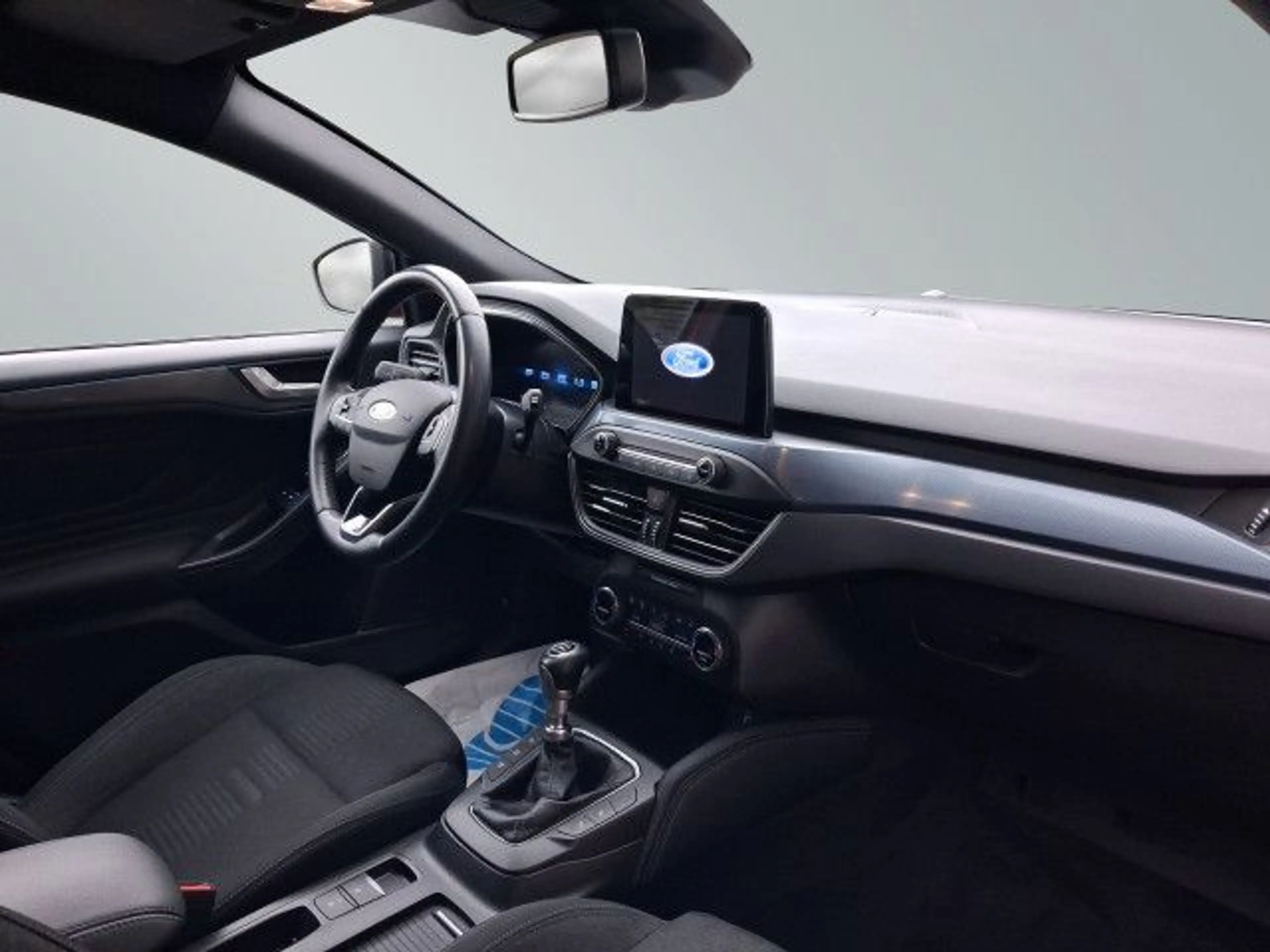 Ford Focus 1.0 PDC R.Kamera GJR Sitzheizung Tempomat — photo 15