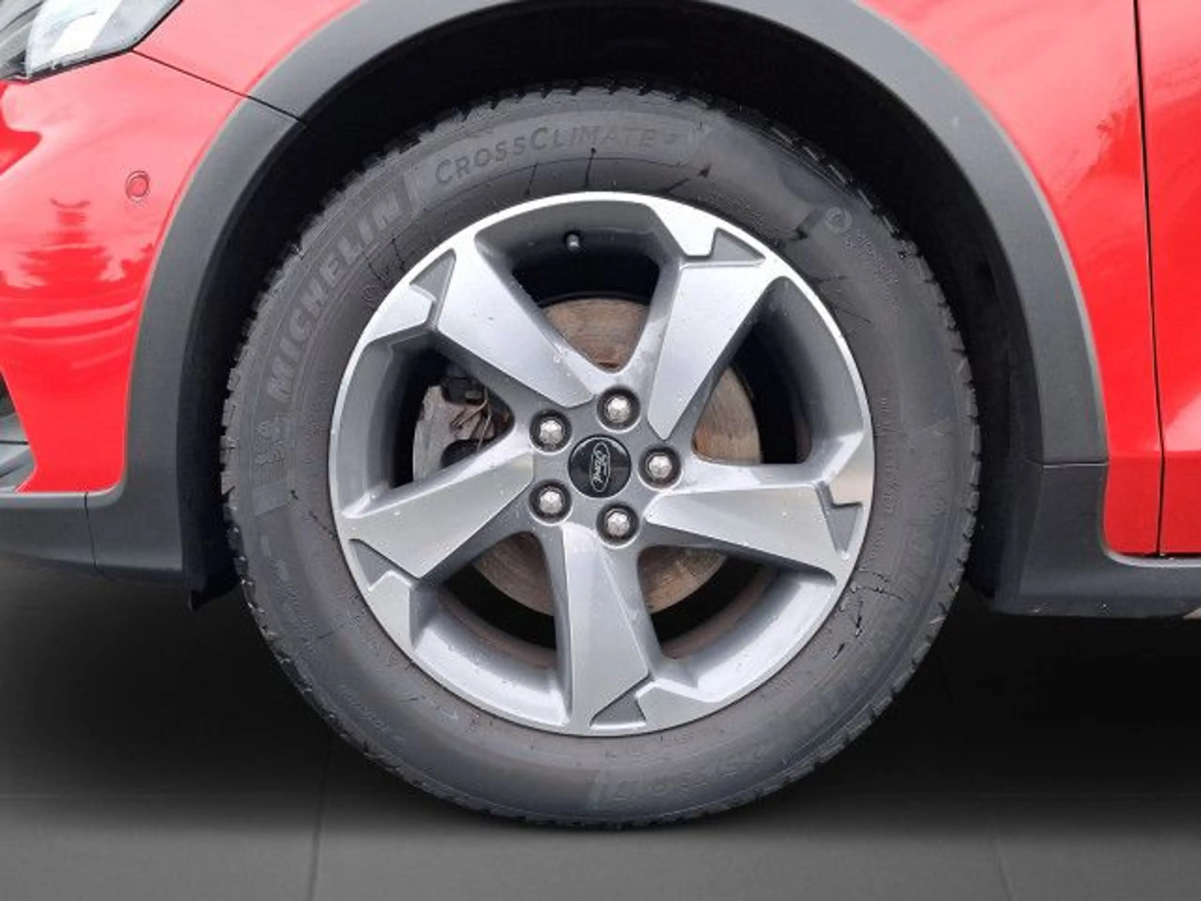Ford Focus 1.0 PDC R.Kamera GJR Sitzheizung Tempomat — photo 9