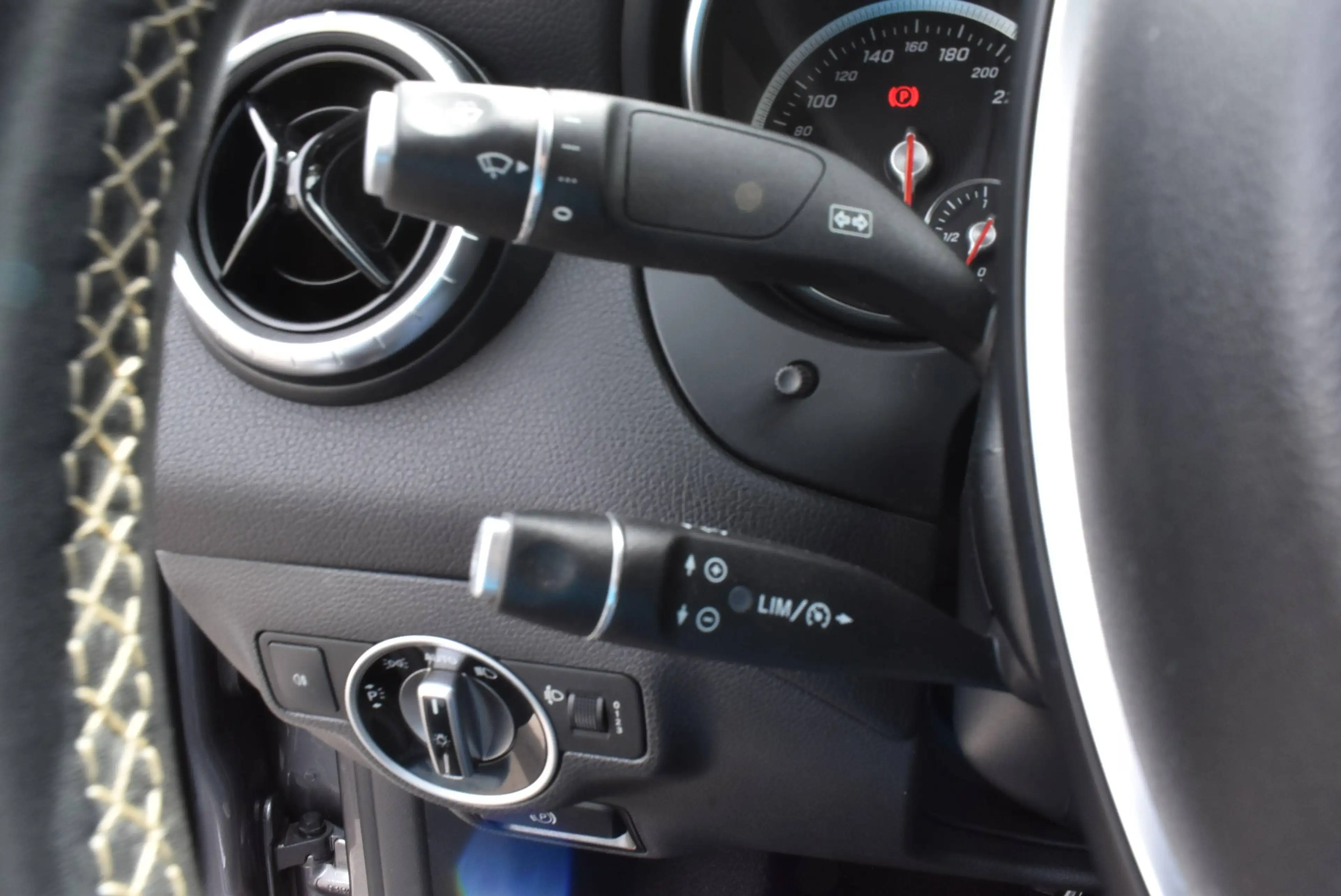 Mercedes-Benz CLA 180 Autom Urban Edition Airco/GPS ***12M GARANTIE*** — photo 14
