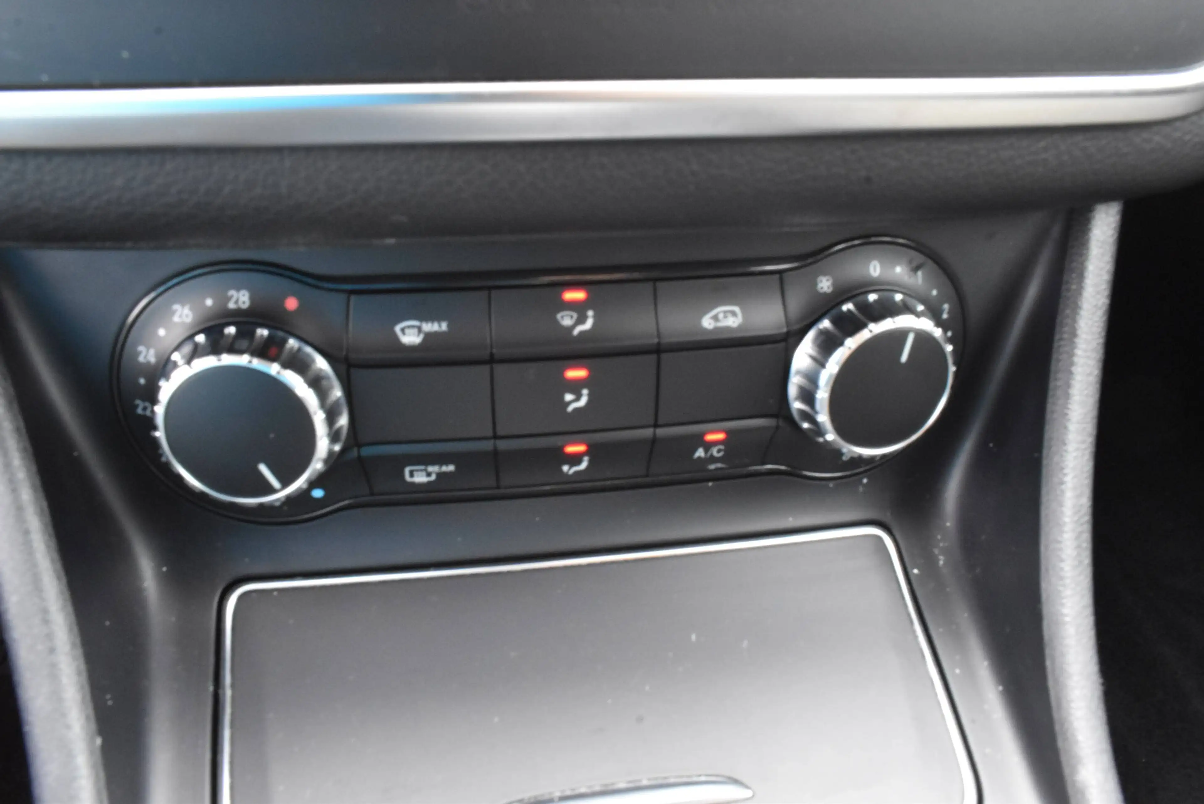 Mercedes-Benz CLA 180 Autom Urban Edition Airco/GPS ***12M GARANTIE*** — photo 9