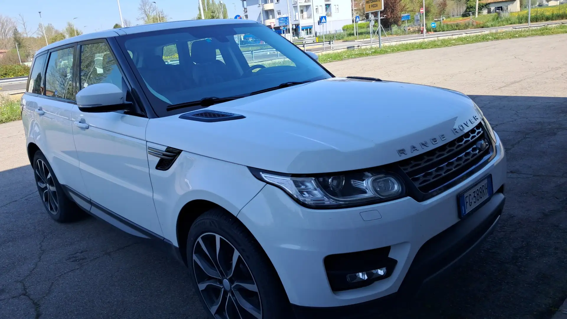 Land Rover Range Rover Sport 3.0 tdV6 SE auto - 1