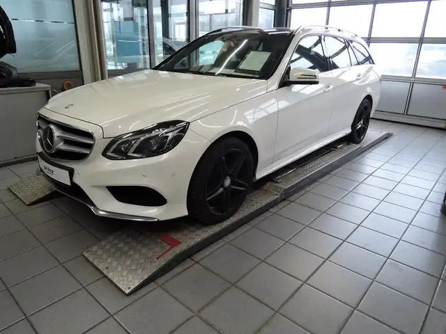 Mercedes-Benz E 350 BlueTEC 4MATIC T-Modell AMG+Avantgarde+LED