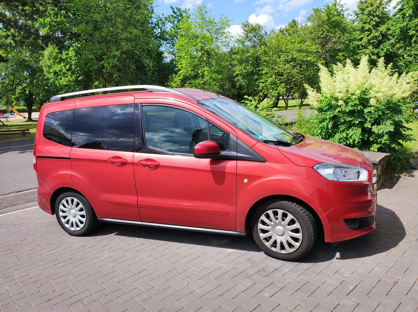 Ford Tourneo Courier Tourneo Courier 1.0 EcoBoost Titanium Rot - 2