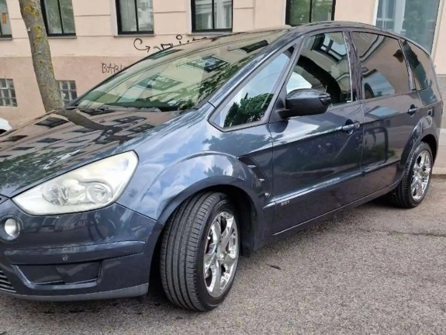 Ford S-Max S-MAX Titanium 2,5 Turbo Titanium Grau - 2