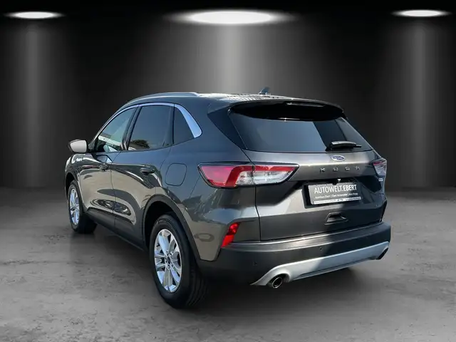 Ford Kuga view 3