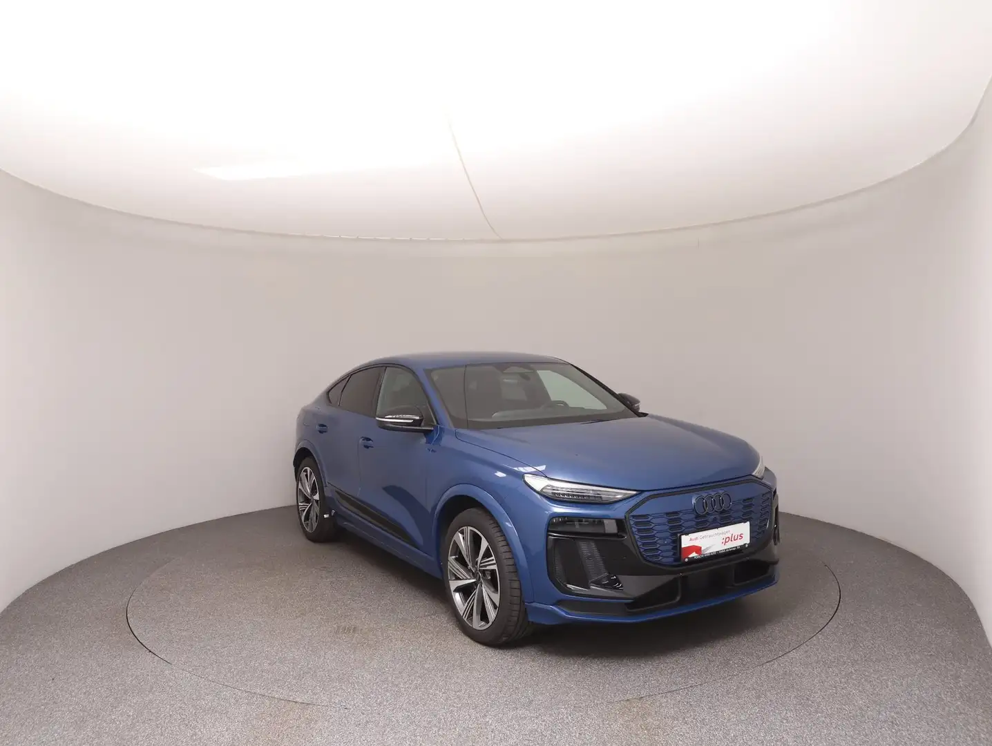 Audi SQ6 e-tron e-tron Blau - 2