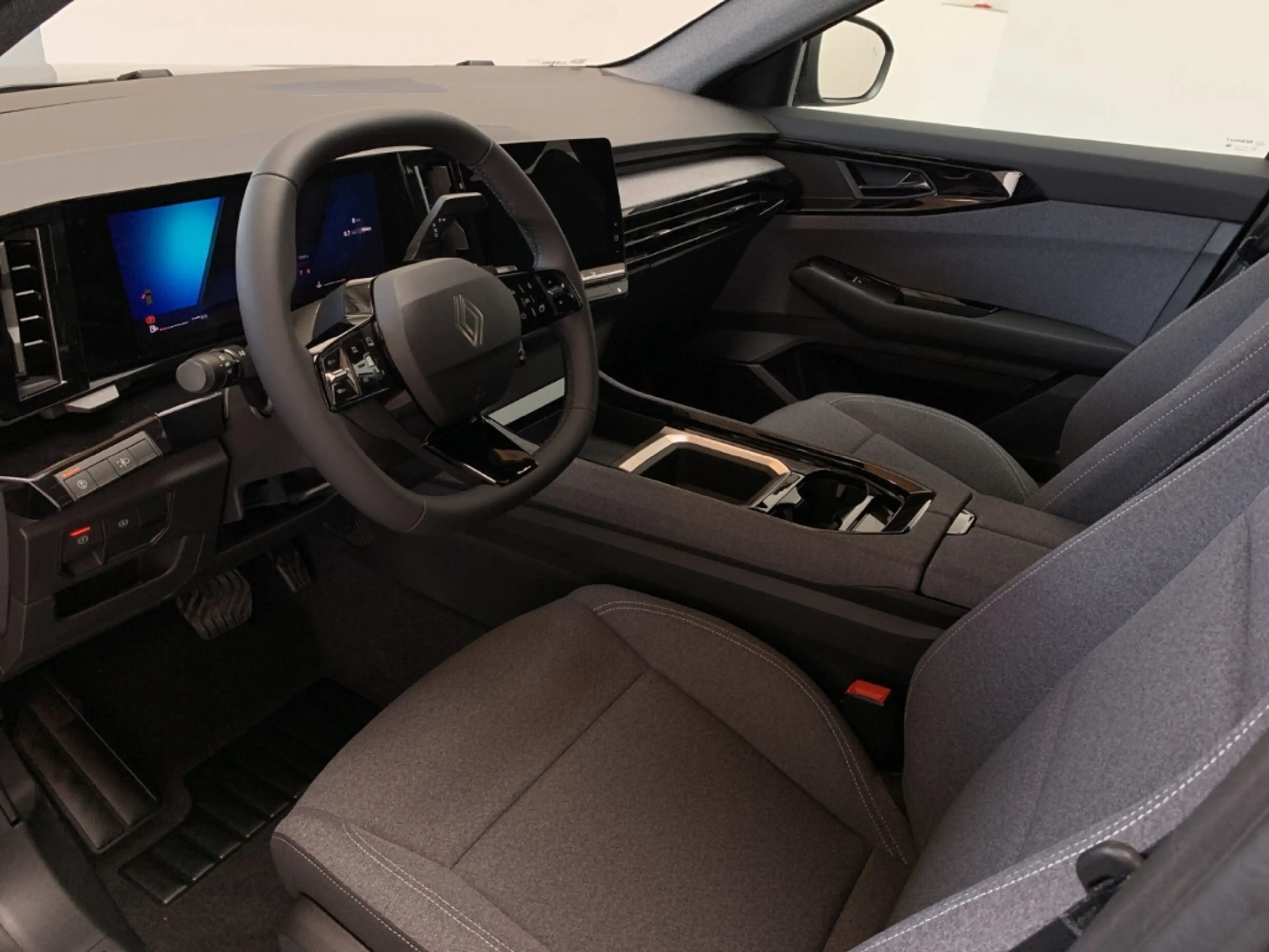 Renault Austral EVOLUTION 1.3 TCe 160 Mild Hybrid Evolution SHZ — photo 9
