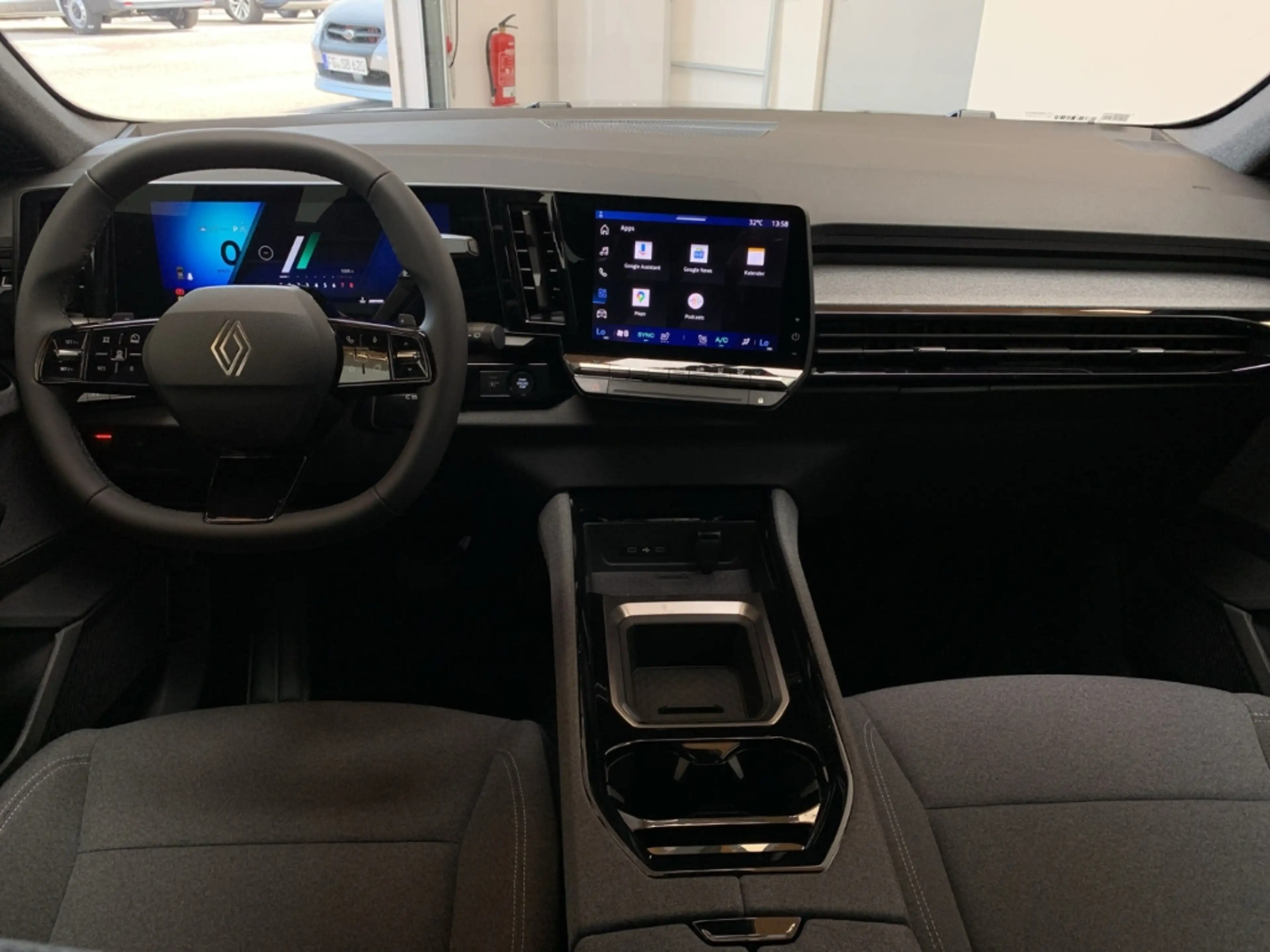 Renault Austral EVOLUTION 1.3 TCe 160 Mild Hybrid Evolution SHZ — photo 14