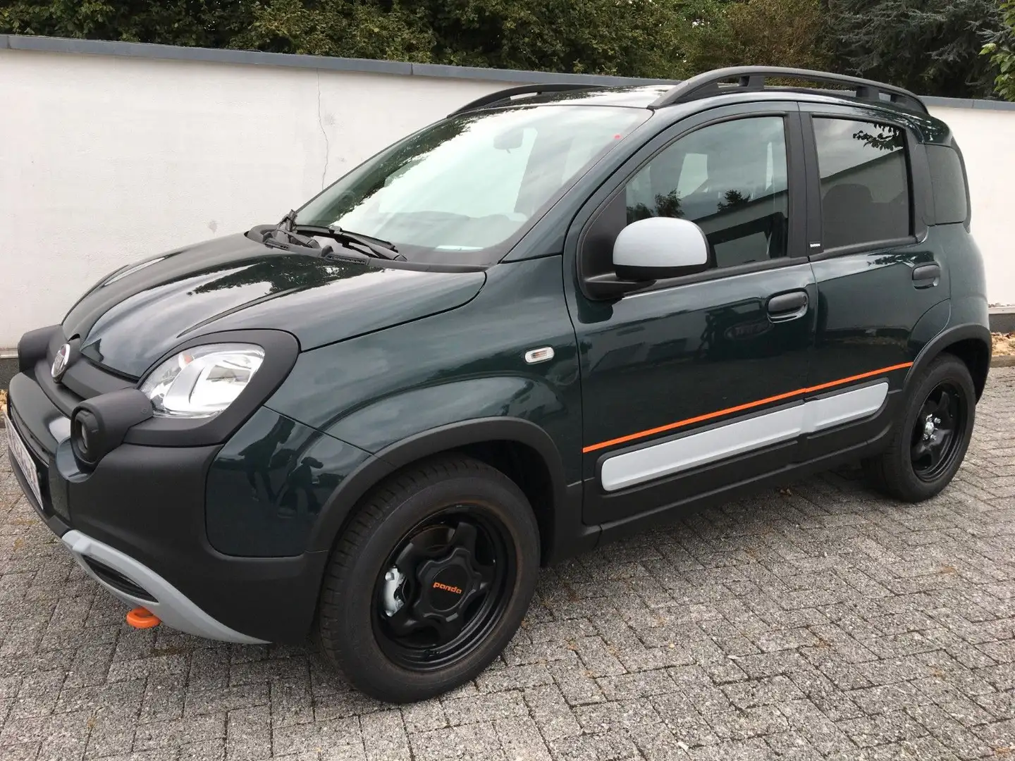 Fiat Panda Cross MY22 GARMIN Hybrid 1.0 GSE 51kw Grün - 1