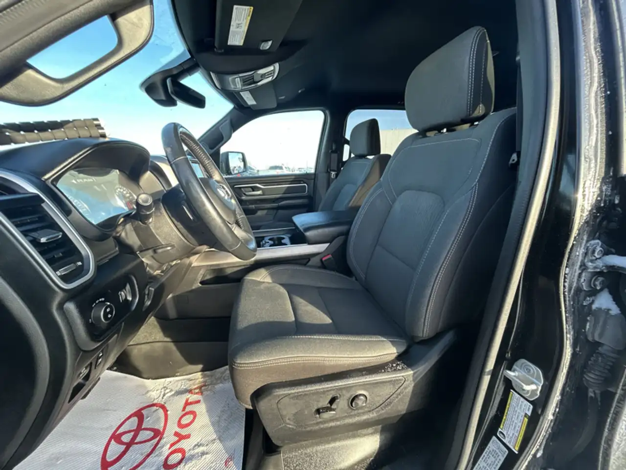 RAM 1500 снимка RAM 1500