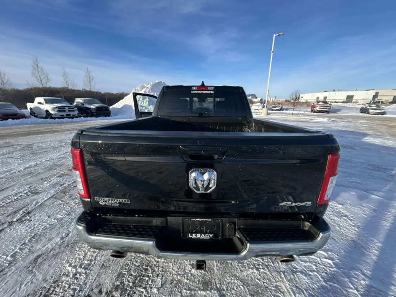 RAM 1500 снимка RAM 1500