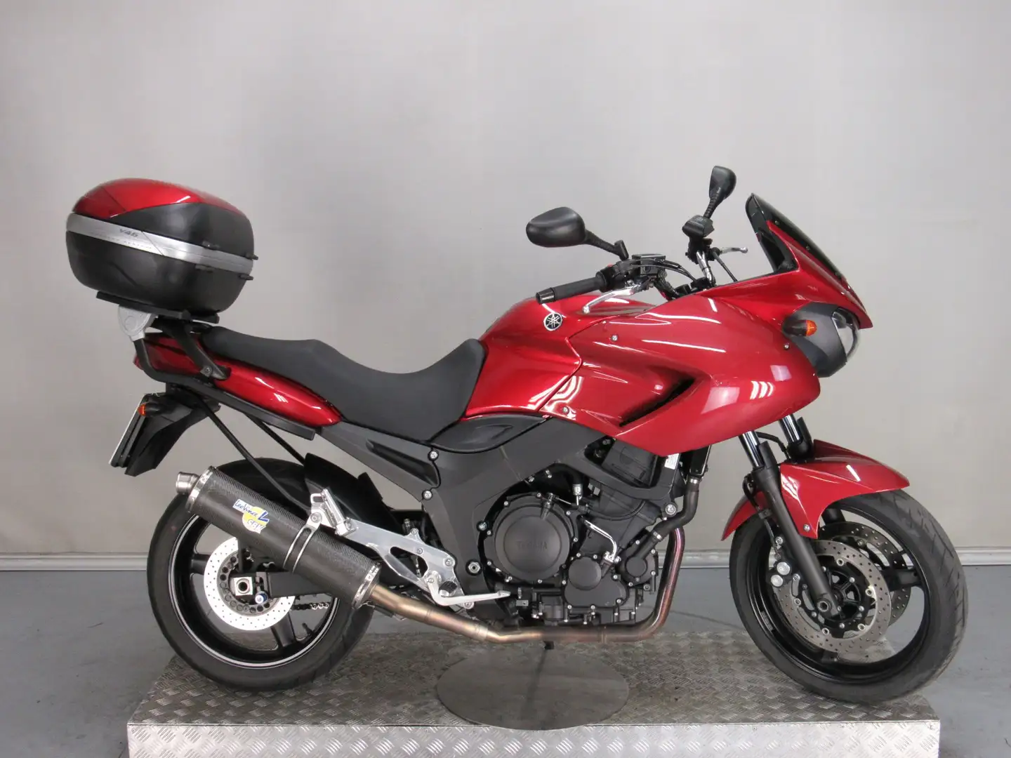 Yamaha TDM 900 Rosso - 1