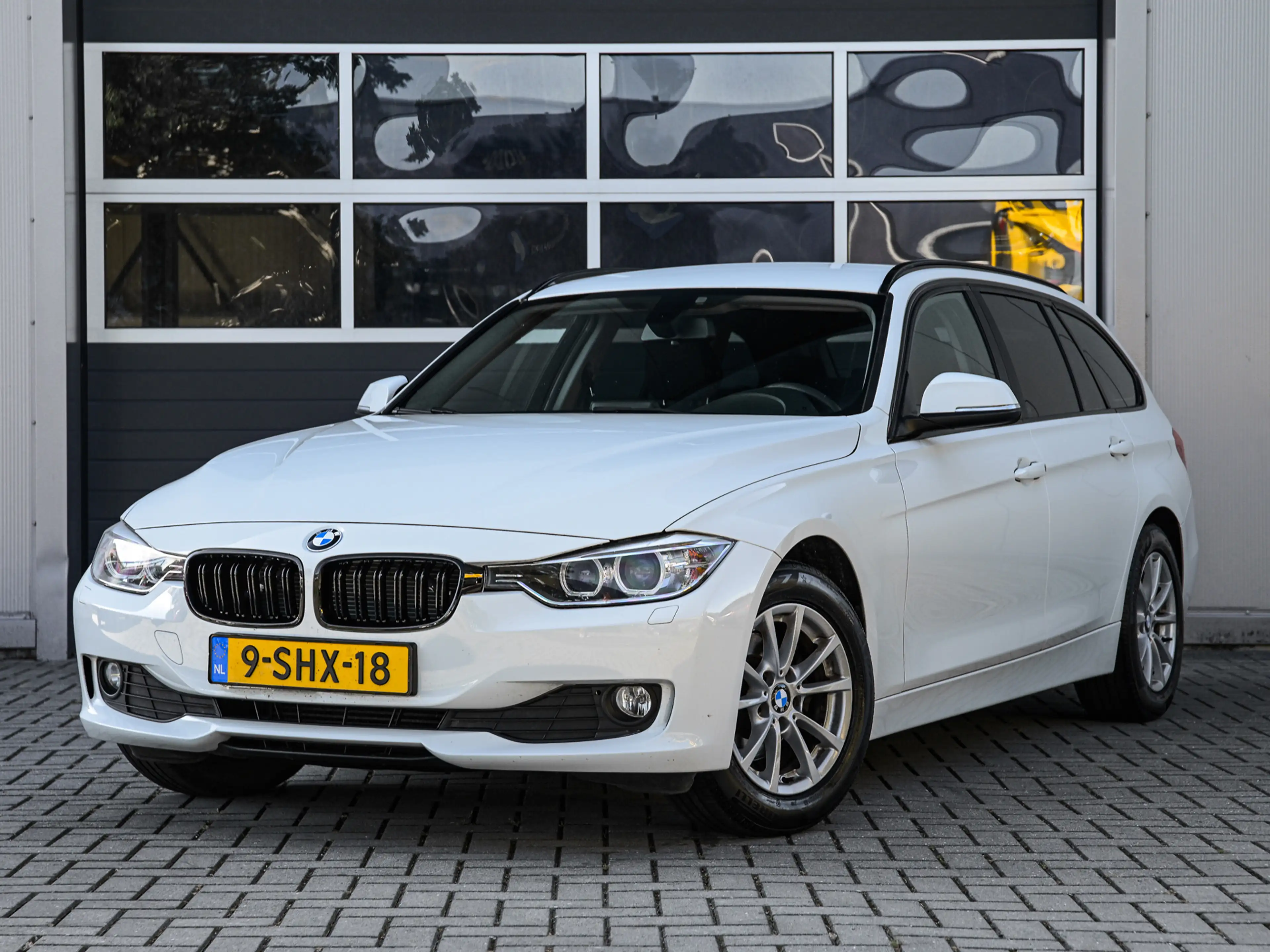 BMW 316 3-serie Touring 316i Executive Upgrade | Automaat