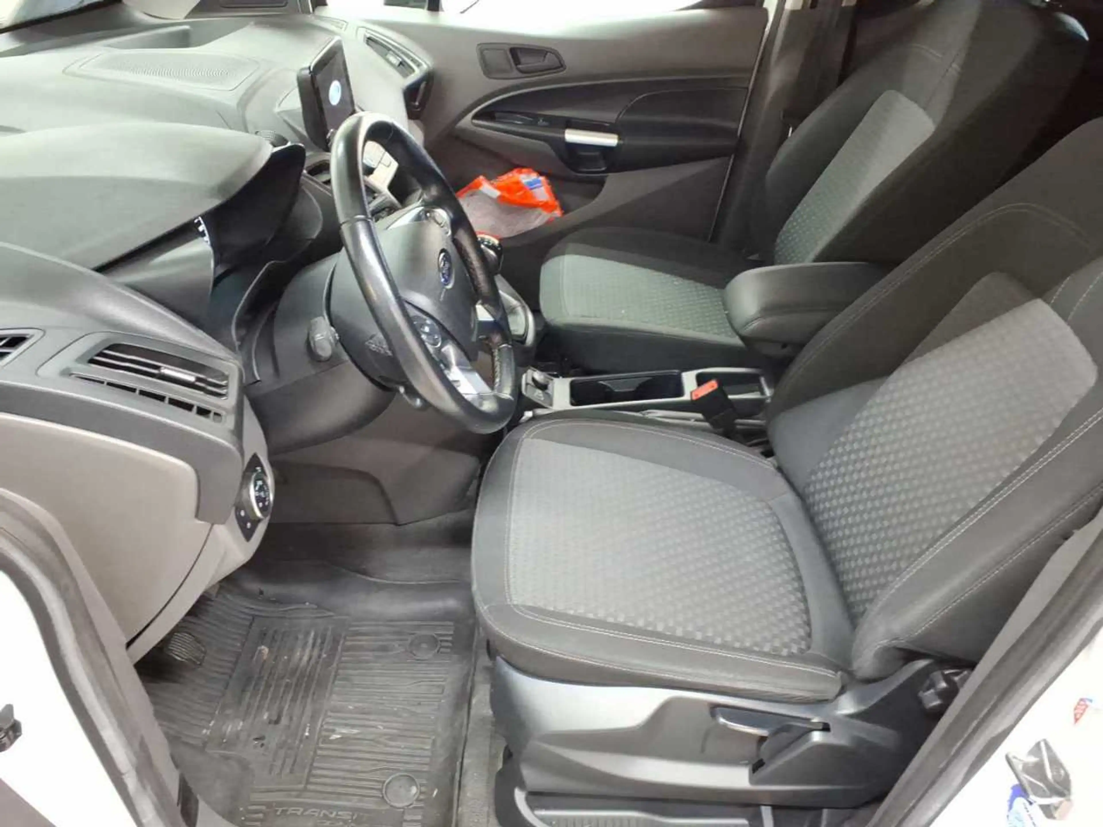 Ford Transit Transit Connect 240L2 Klima Navi PDC v/h — photo 7