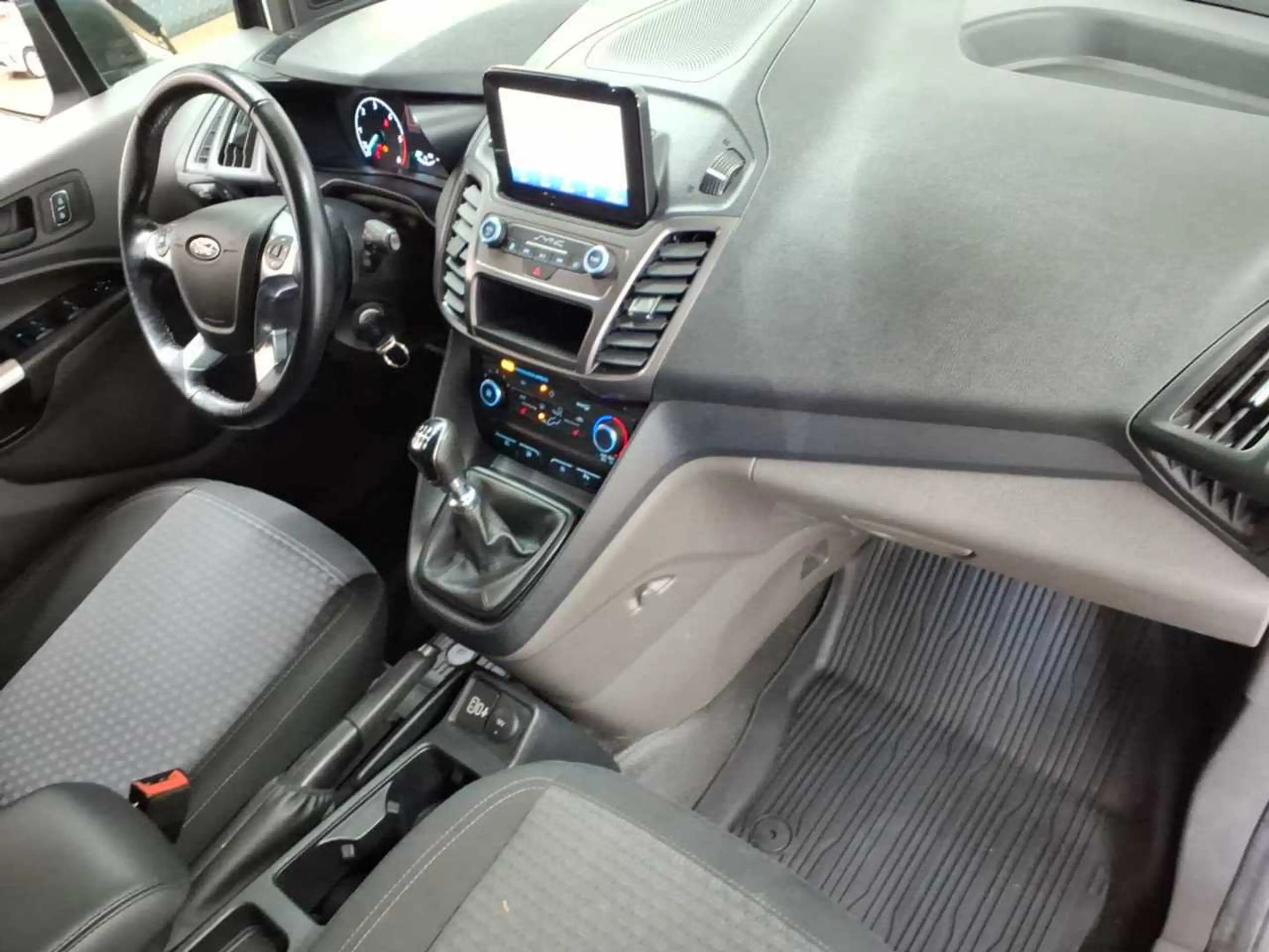Ford Transit Transit Connect 240L2 Klima Navi PDC v/h — photo 9