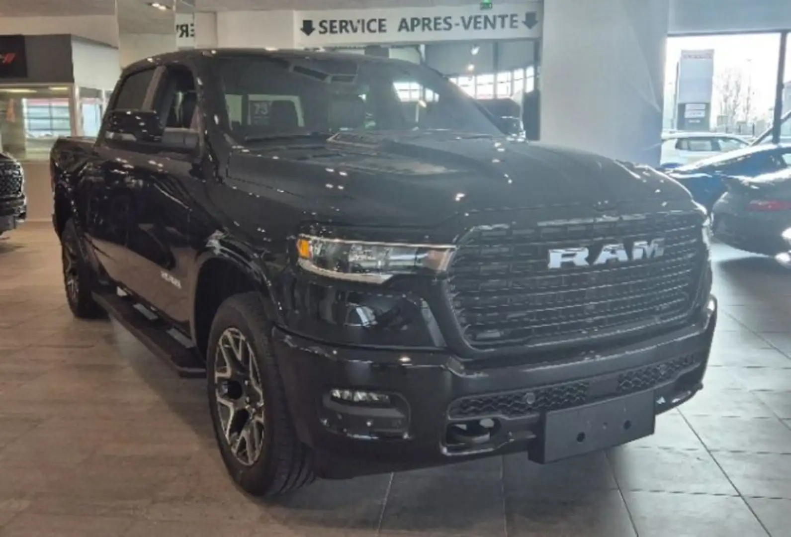 Dodge RAM 1500 3.0L LARAMIE SPORT CREW CAB 4X4 Noir - 1