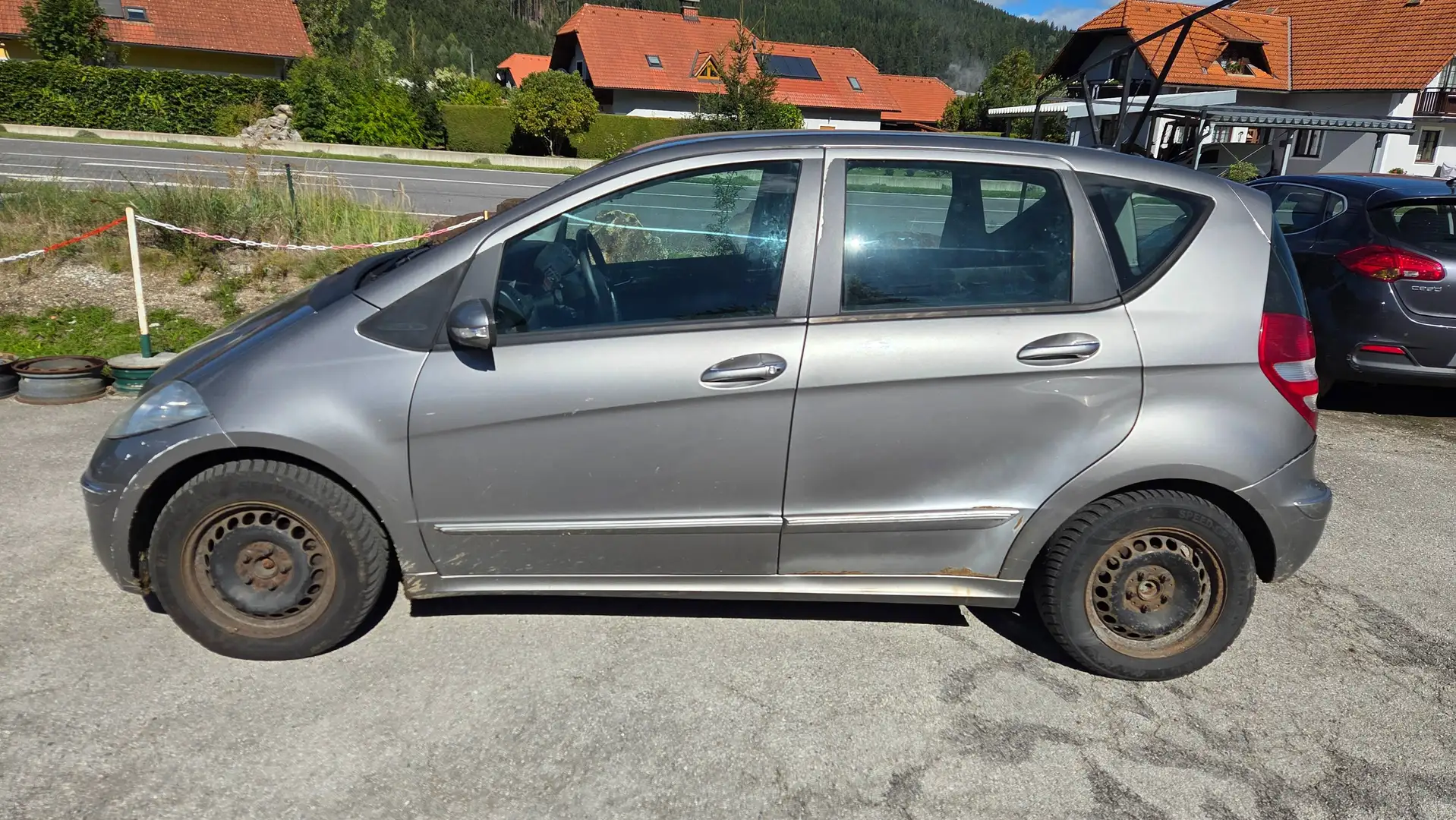 Mercedes-Benz A 150 A 150 A-Edition Elegance Grau - 2