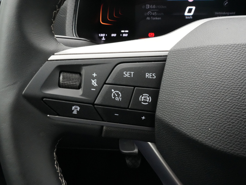 SEAT Arona Style KEYLESS PDC KAM ACC SHZ NAVI VIRT — photo 7
