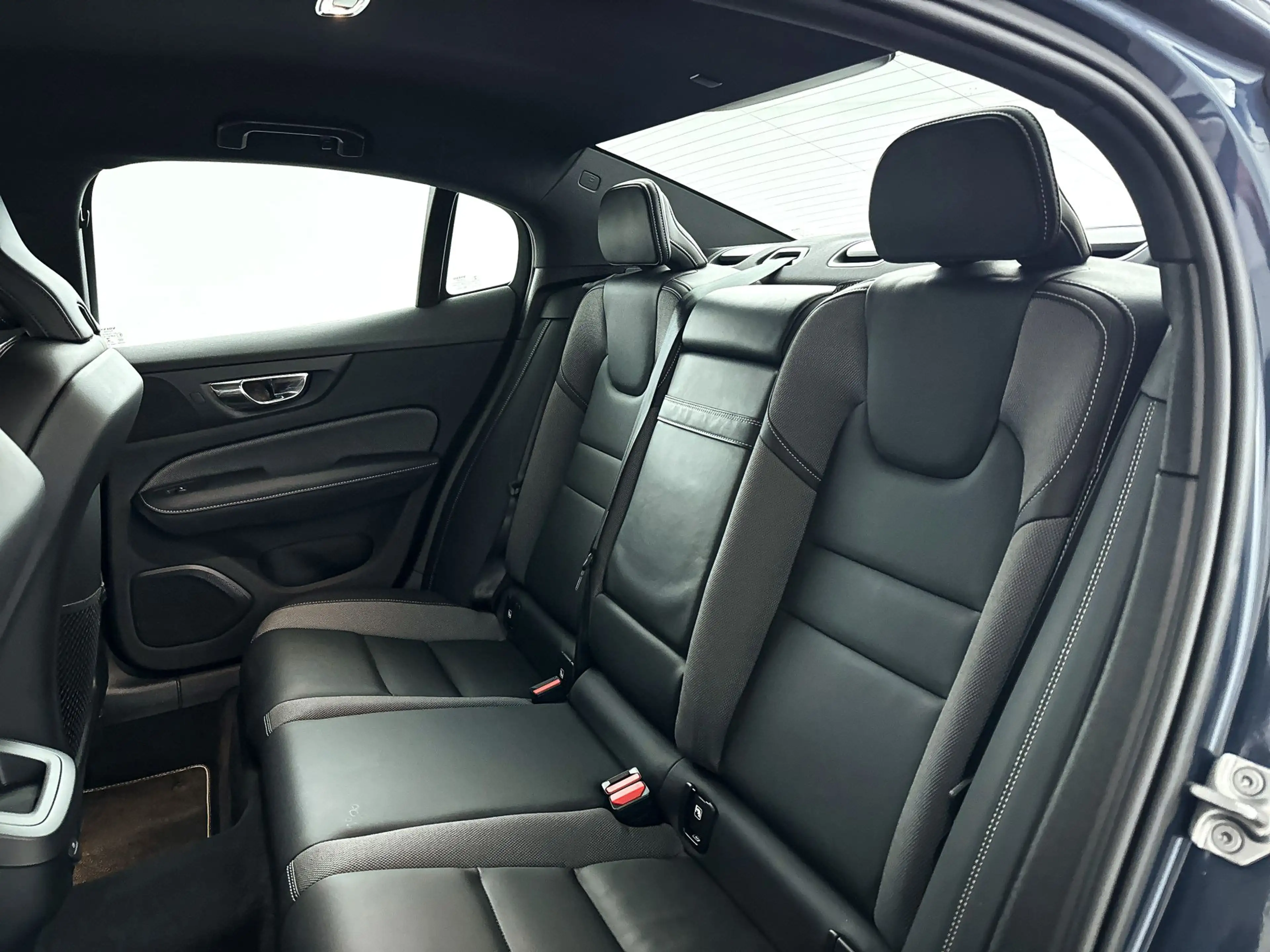 Volvo S60 B4 R-Design | Parkeercamera | Harman Kardon | Stoe — photo 13