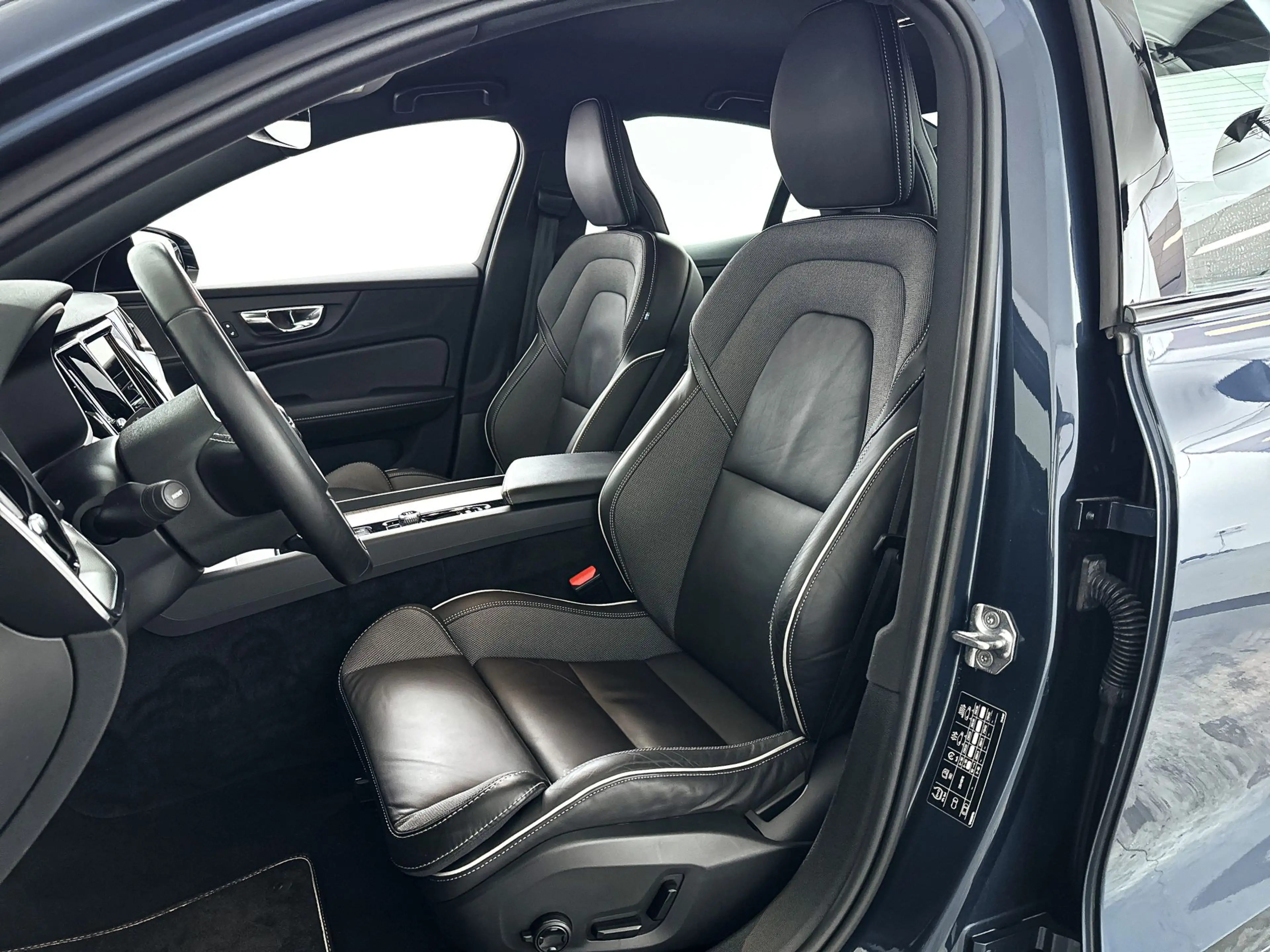 Volvo S60 B4 R-Design | Parkeercamera | Harman Kardon | Stoe — photo 6