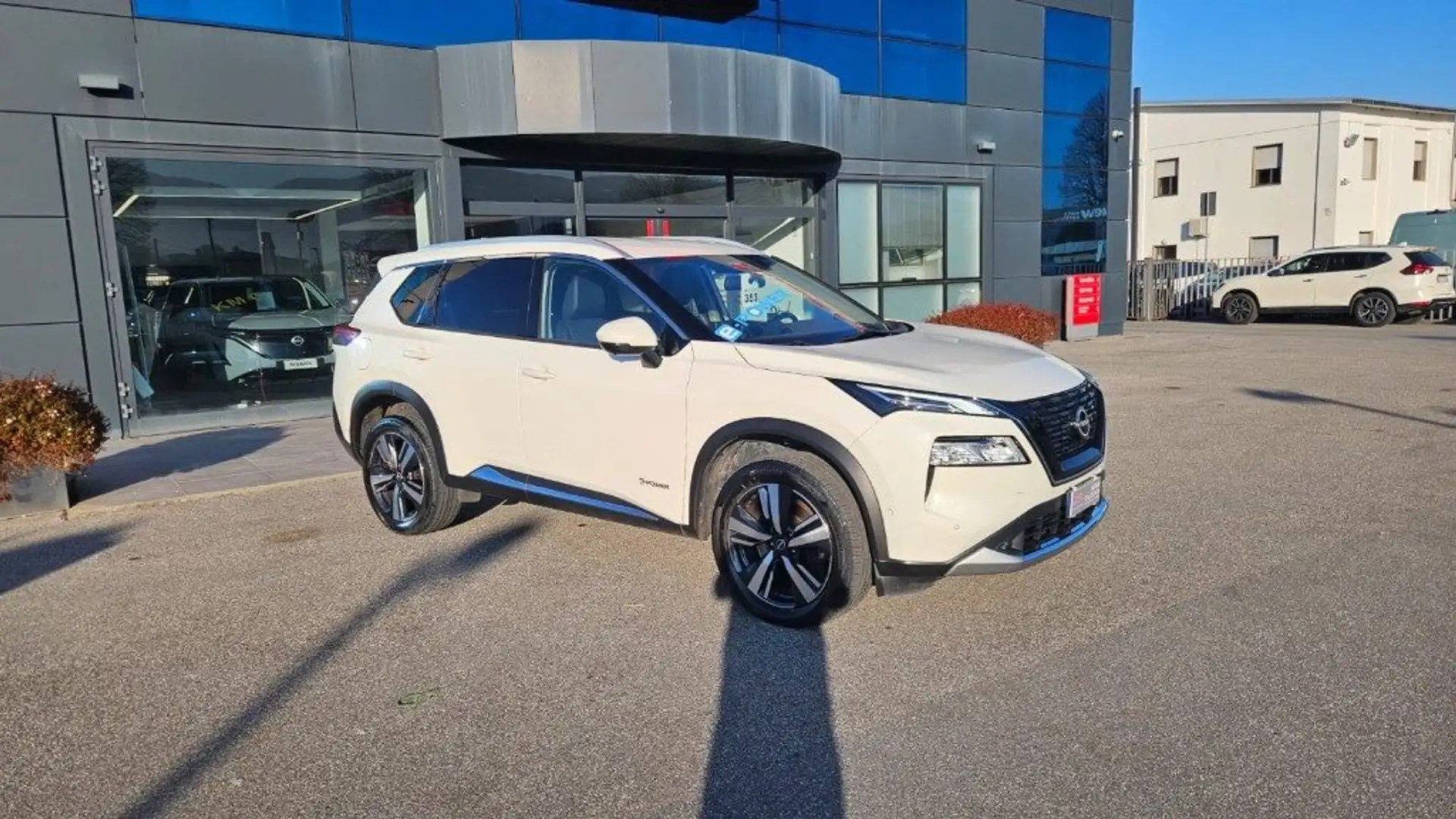Nissan X-Trail e-Power 2WD 5 posti Tekna Weiß - 2