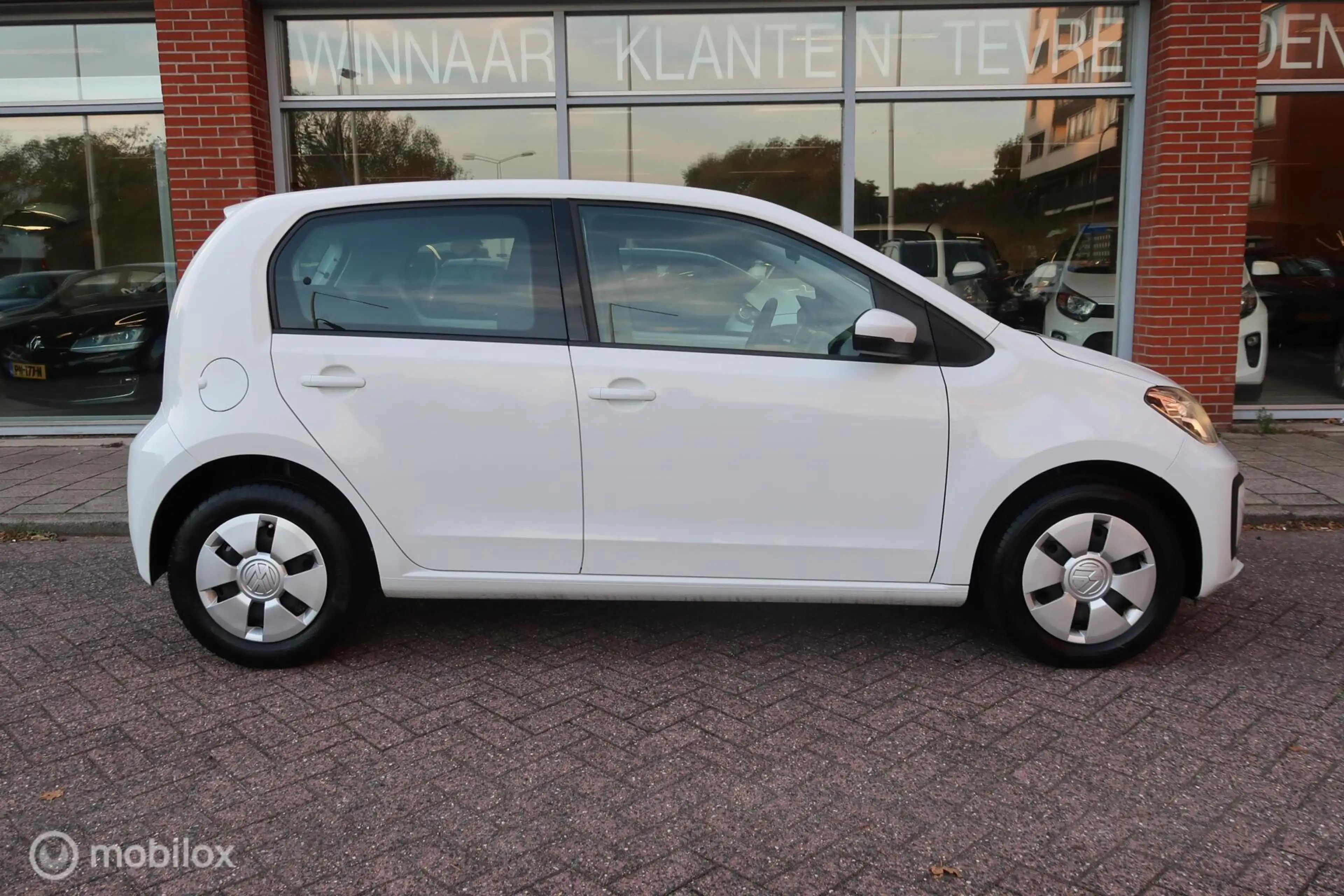 Volkswagen up! 1.0 BMT high up! Airco NAP 60 PK — photo 5