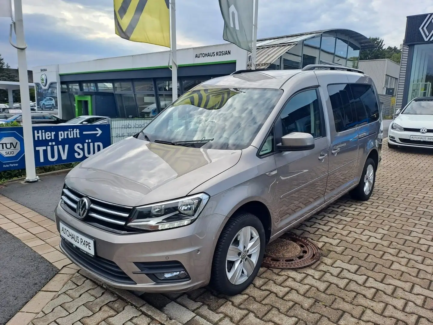 Volkswagen Caddy Maxi 1.4 TSI DSG Comfortline *5-Sitzer* Bej - 1