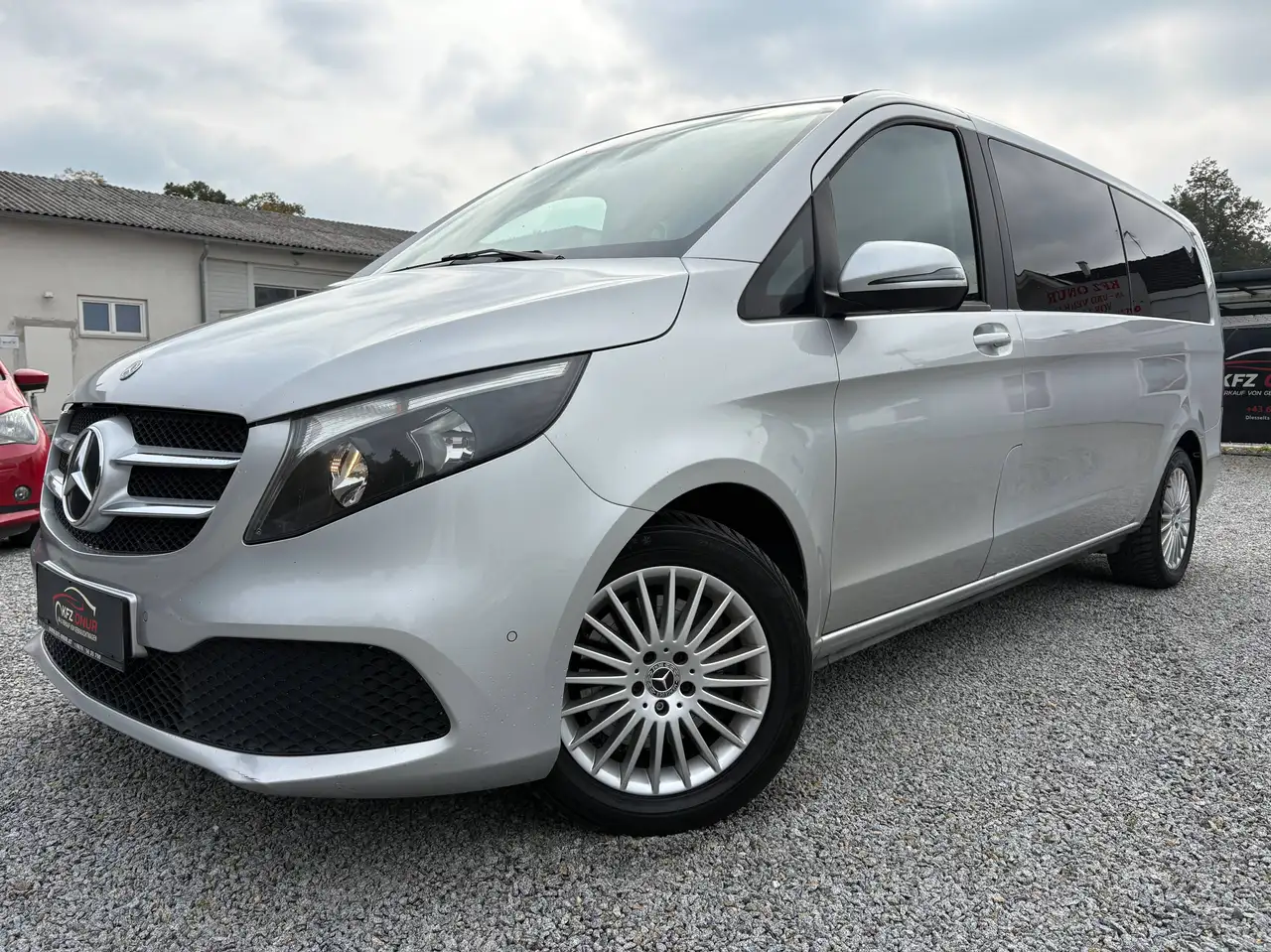 Mercedes-Benz V 220