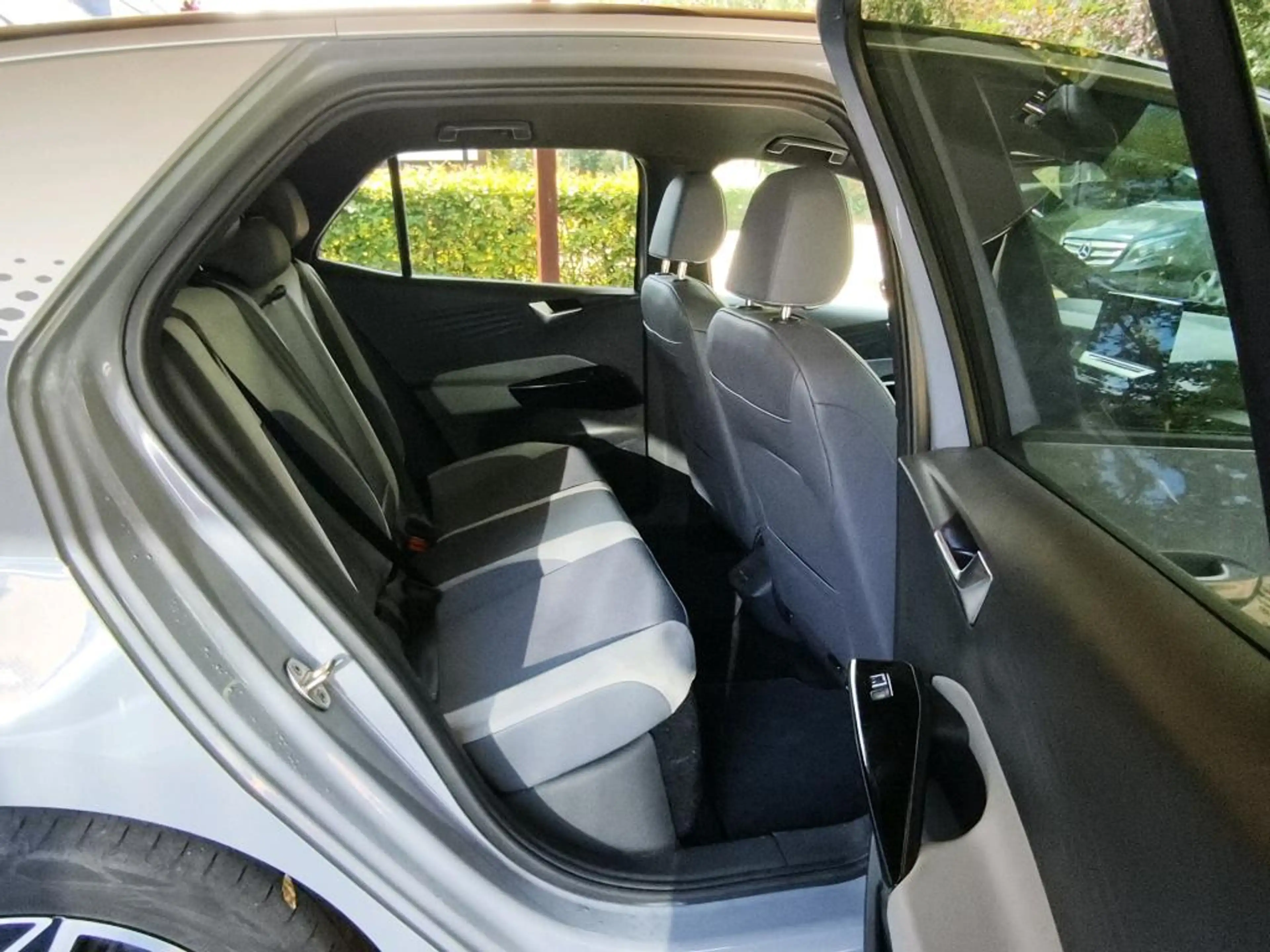 Volkswagen ID.3 First Plus 58 kWh / Navigatie / LED Matrix / LM 19 — photo 6