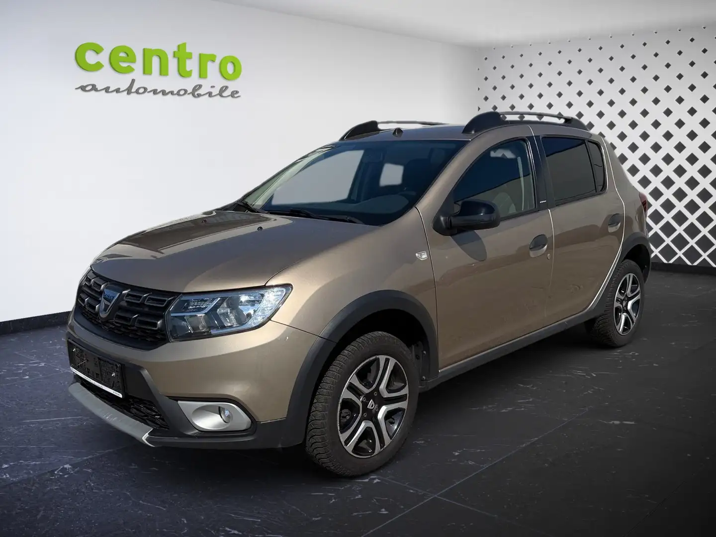 Dacia Sandero Stepway Celebration Beige - 2
