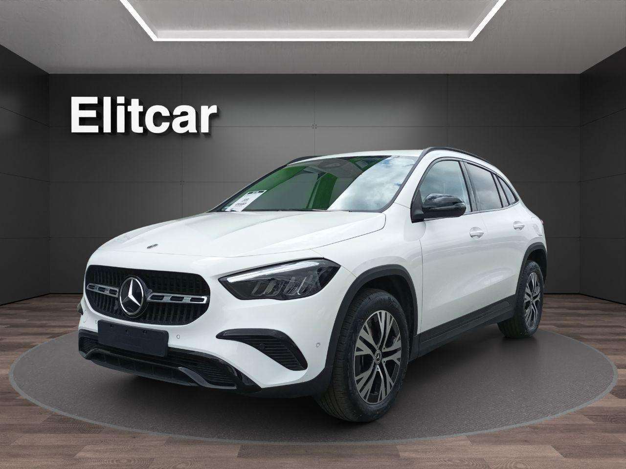 Mercedes-Benz GLA 180 Automatic Progressive Advanced
