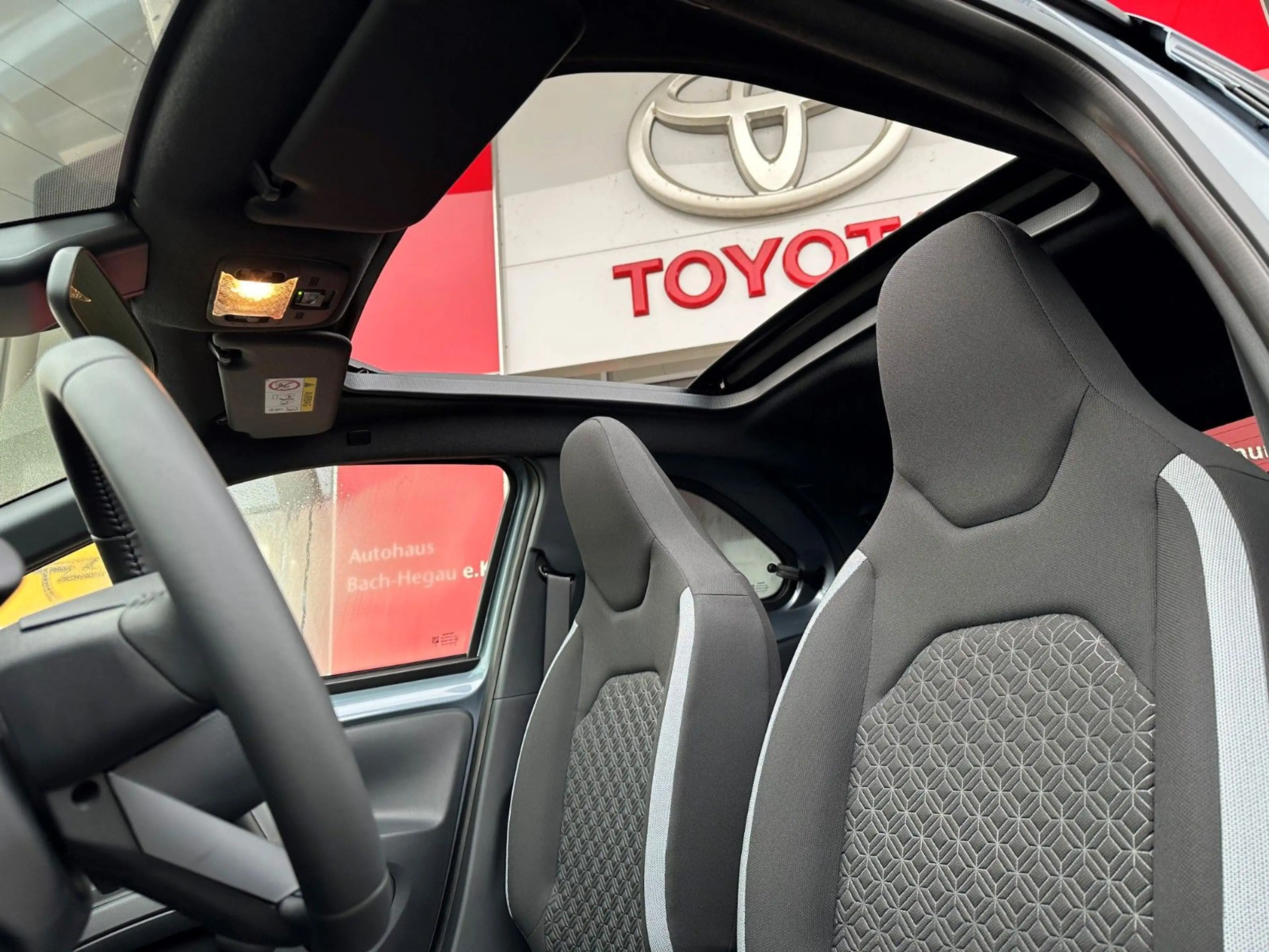Toyota Aygo X Air Teamplayer, LED,KAMERA,KLIMAAUTOMATIK — photo 9