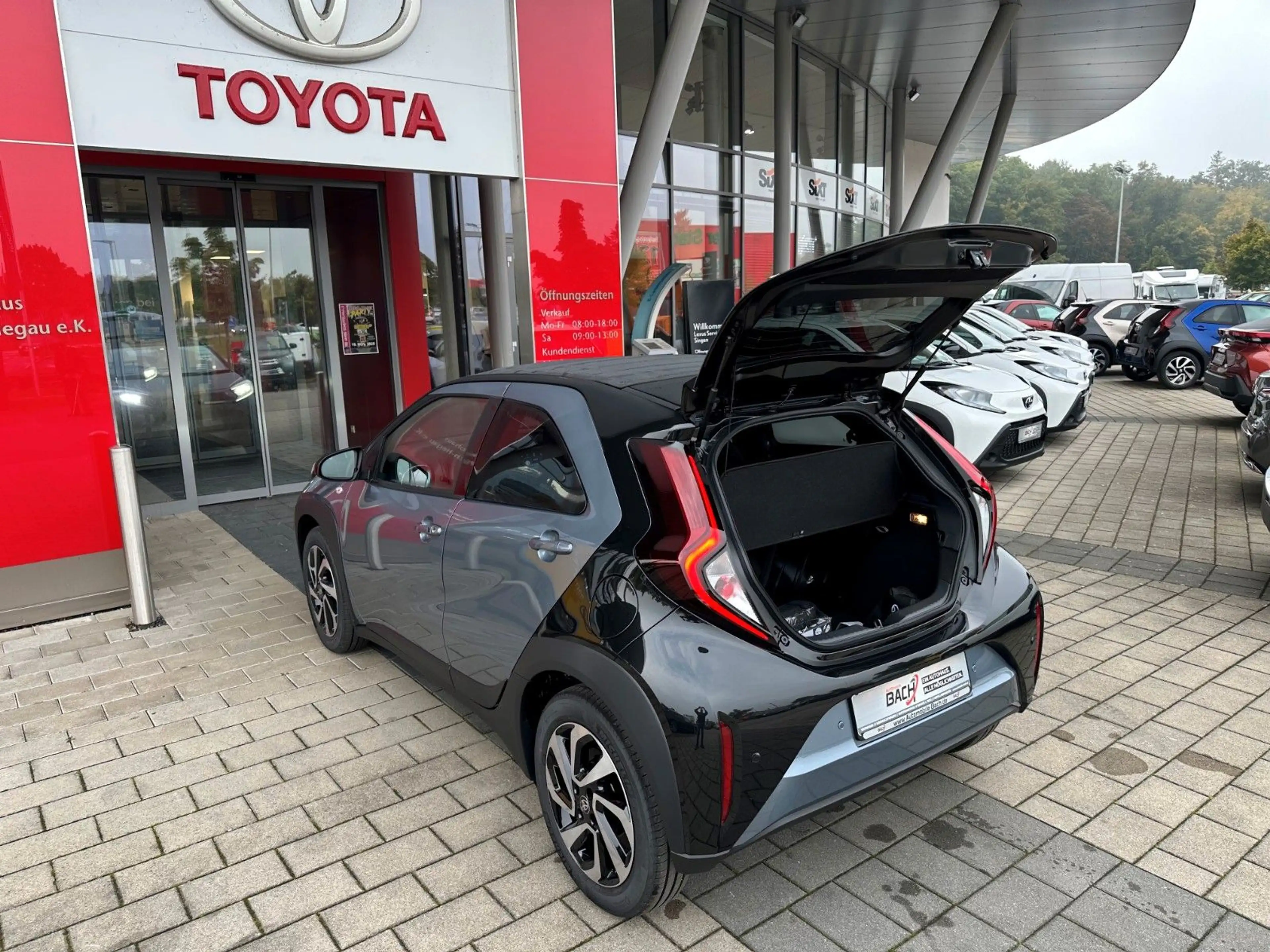 Toyota Aygo X Air Teamplayer, LED,KAMERA,KLIMAAUTOMATIK — photo 8