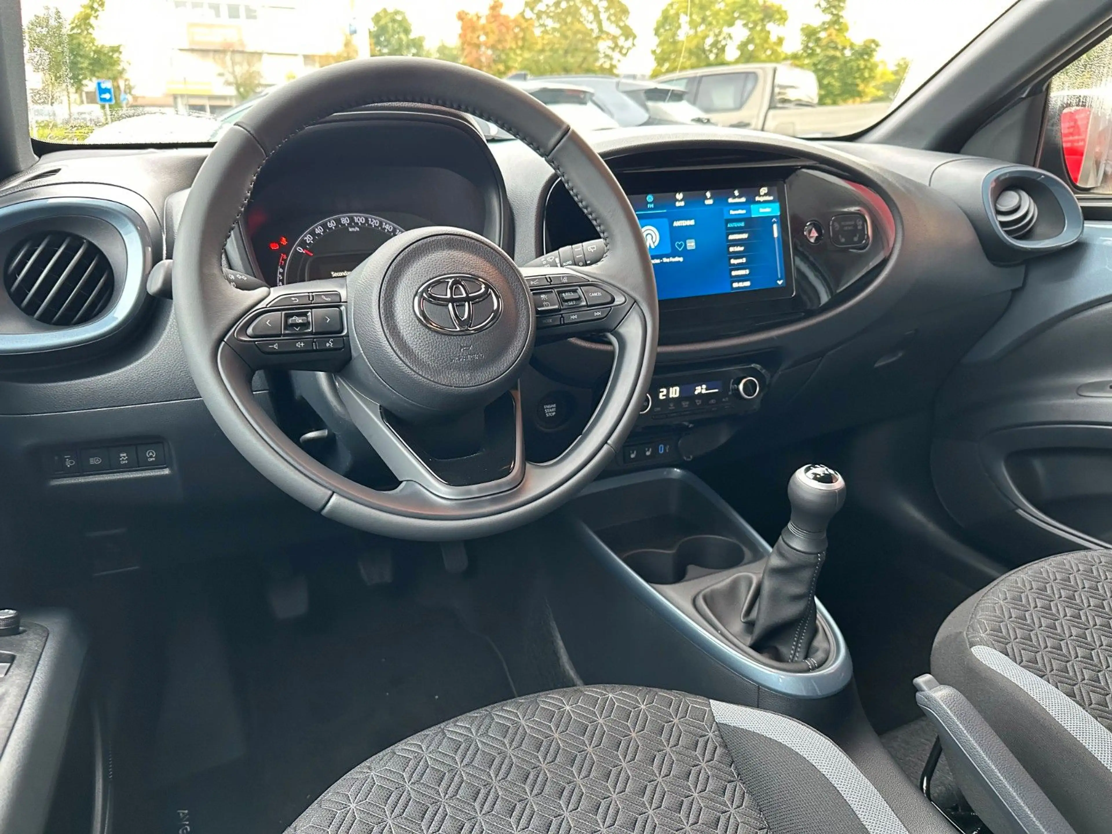Toyota Aygo X Air Teamplayer, LED,KAMERA,KLIMAAUTOMATIK — photo 11