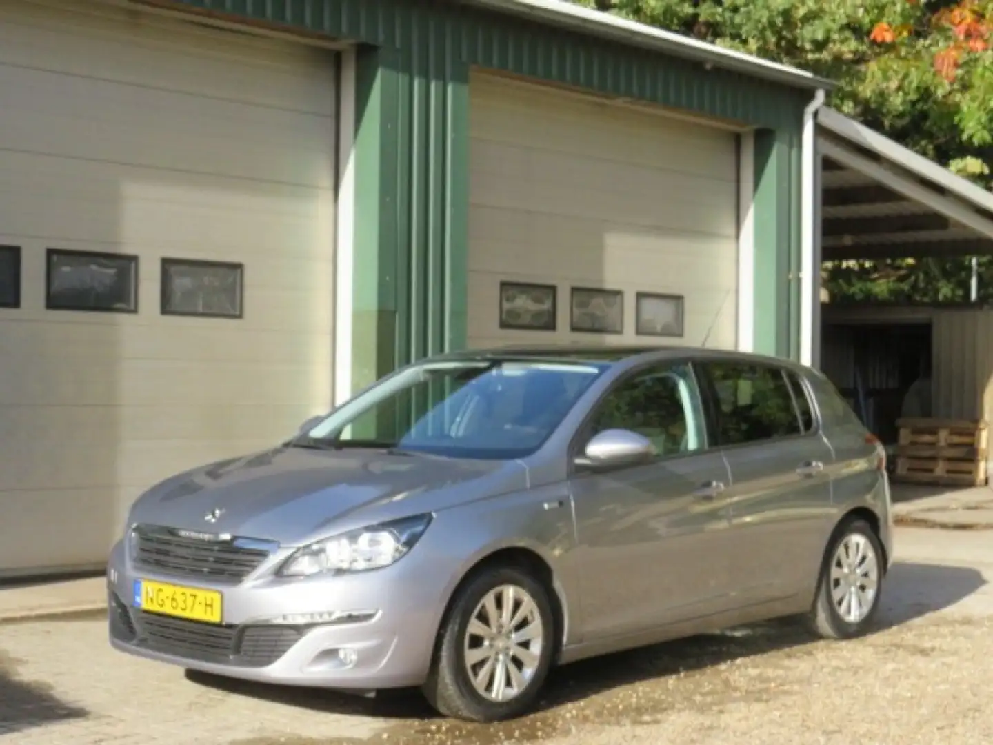 Peugeot 308 1.2 PURETECH STYLE Grijs - 2