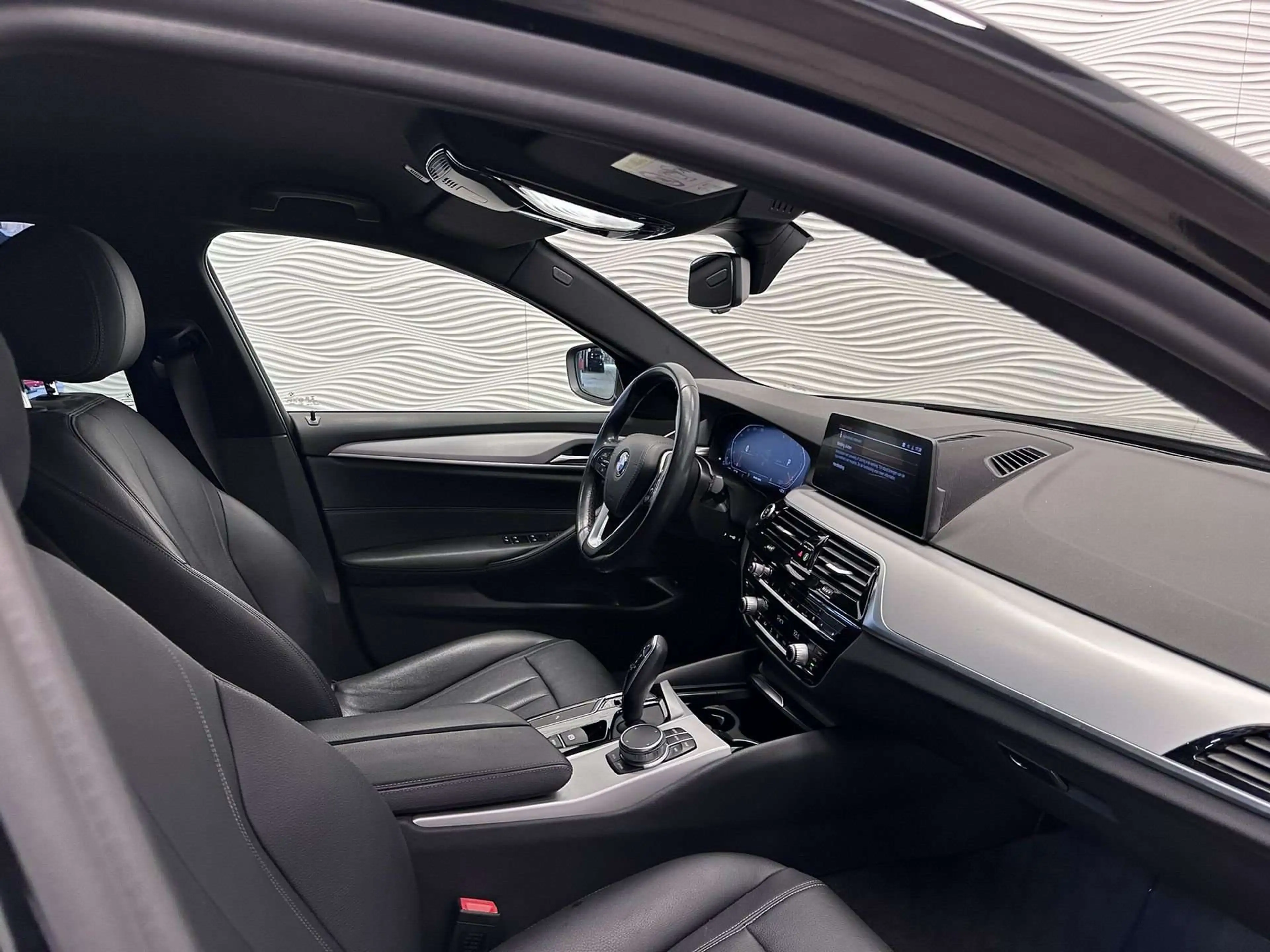 BMW 518 518d*AUT*CARPLAY*ZTLVERW.*LEDER*TOURING* — photo 19