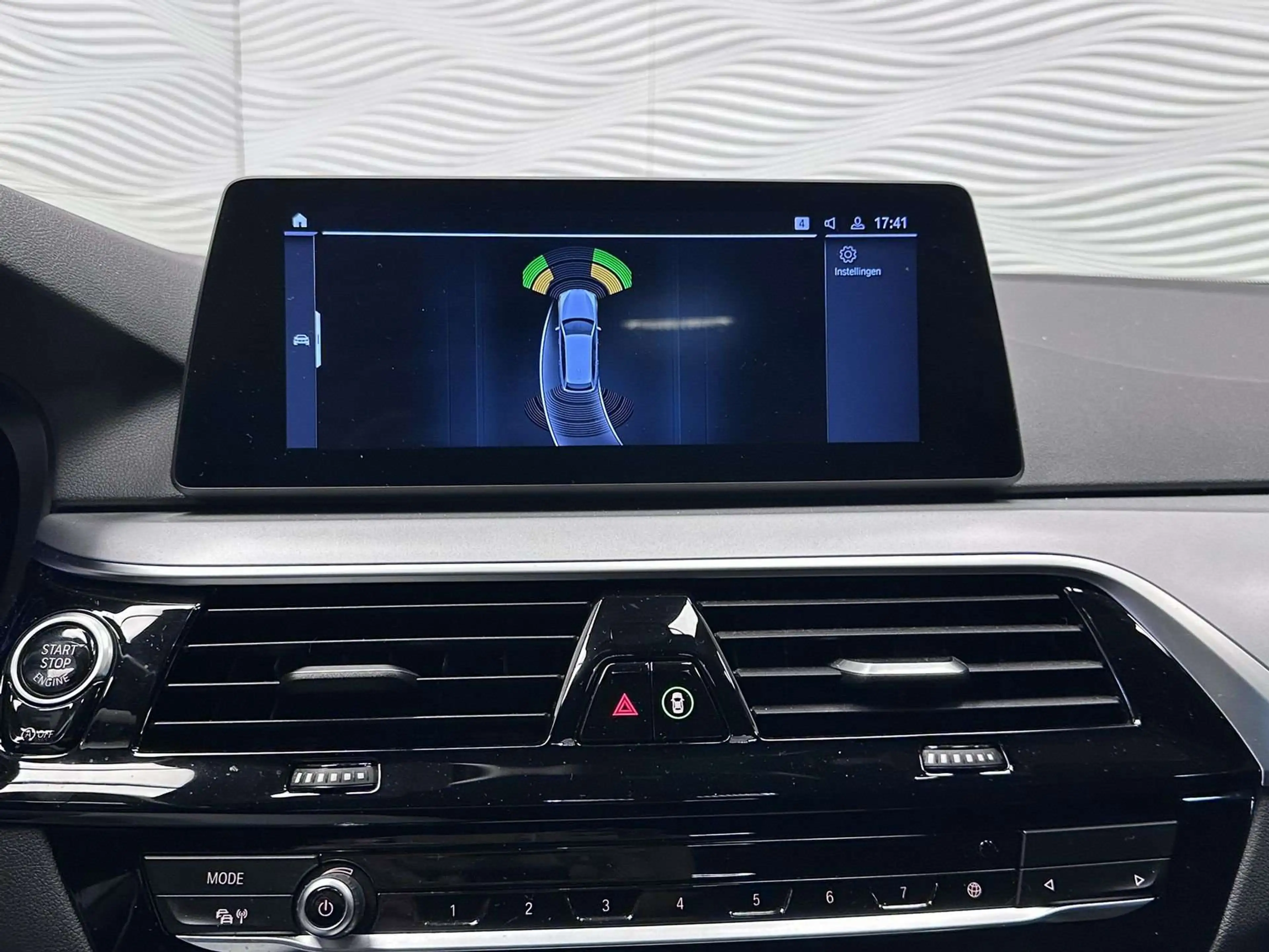 BMW 518 518d*AUT*CARPLAY*ZTLVERW.*LEDER*TOURING* — photo 32