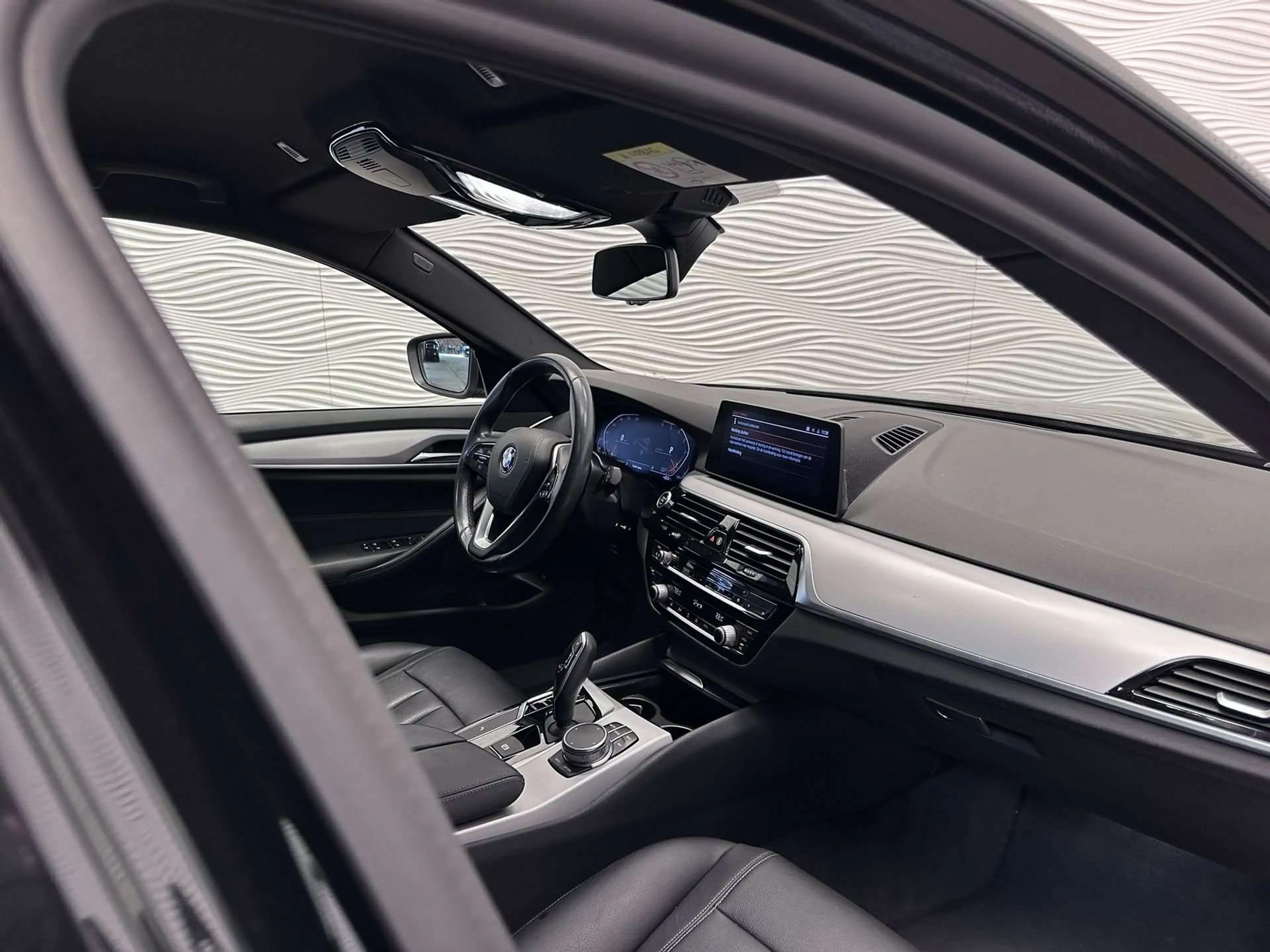 BMW 518 518d*AUT*CARPLAY*ZTLVERW.*LEDER*TOURING* — photo 18