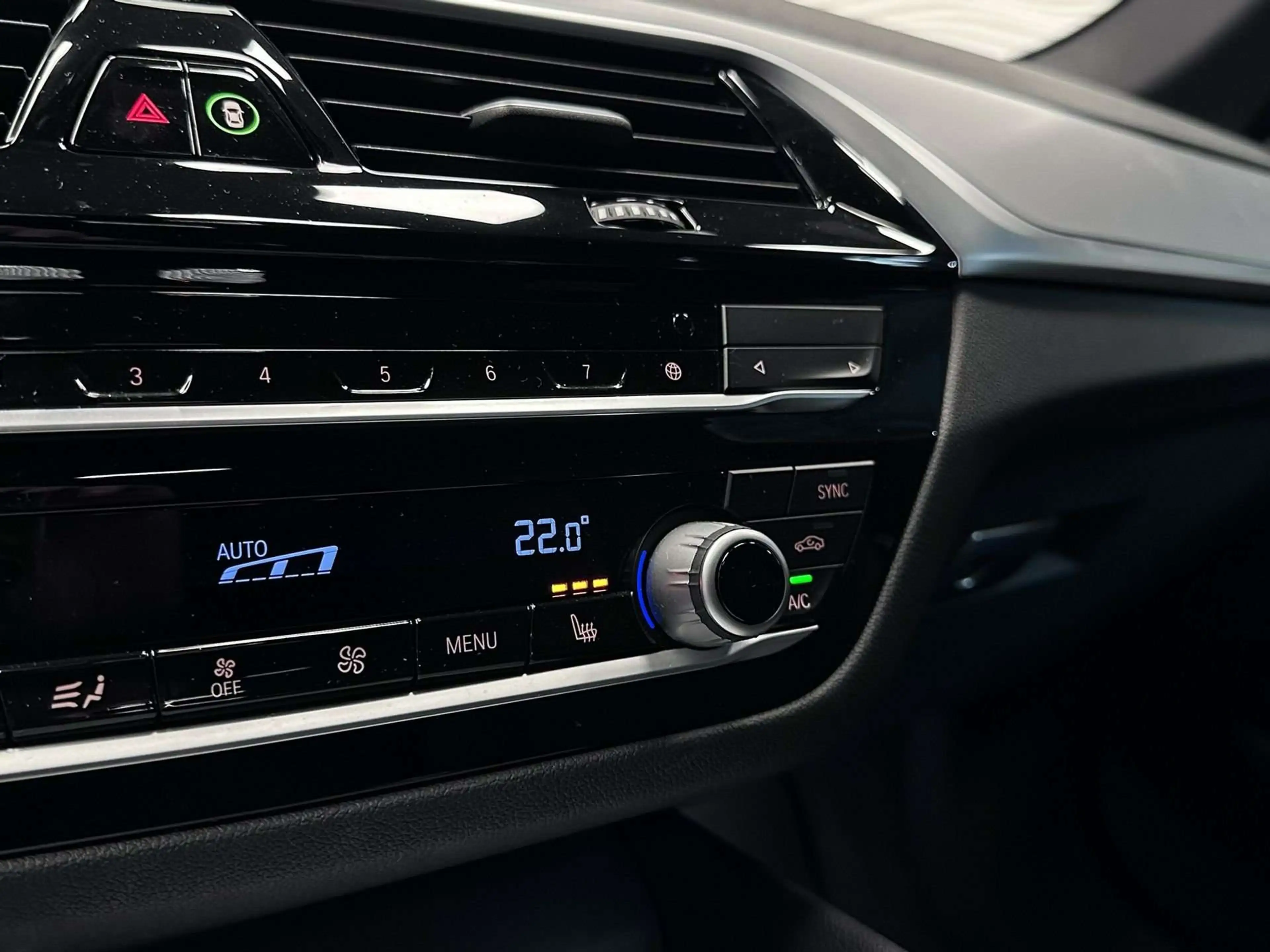 BMW 518 518d*AUT*CARPLAY*ZTLVERW.*LEDER*TOURING* — photo 30