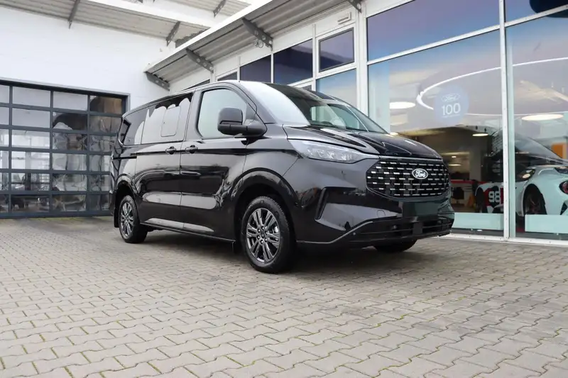 FORD Tourneo