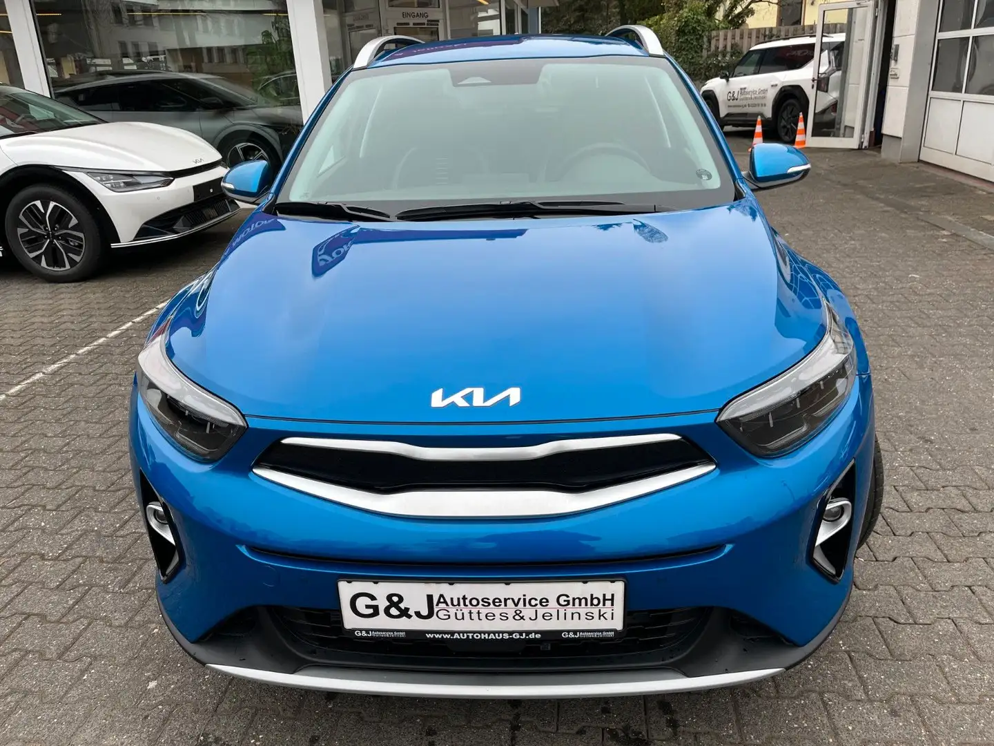Kia Stonic Spirit 120PS FCA, LKA, Navi, Kamera Blau - 2